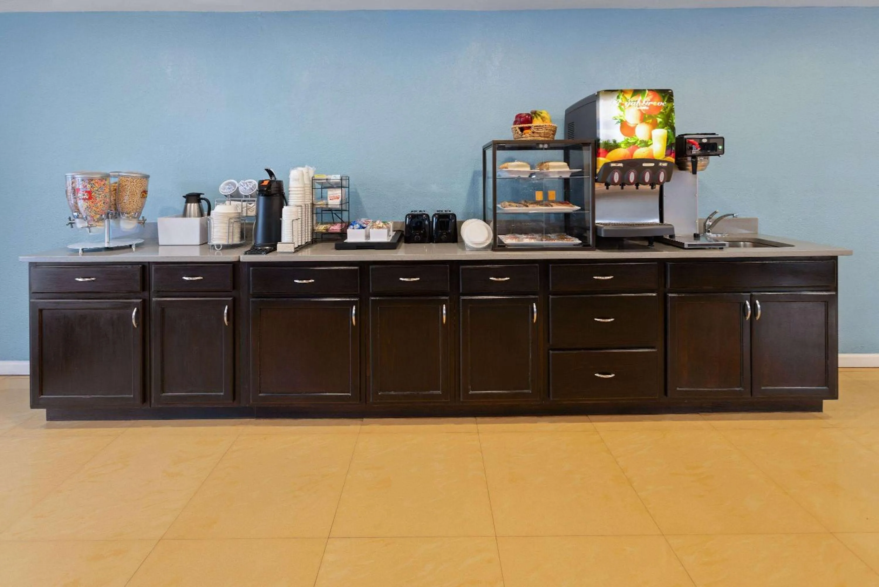 Breakfast in Days Inn by Wyndham Hardeeville Near Hilton Head