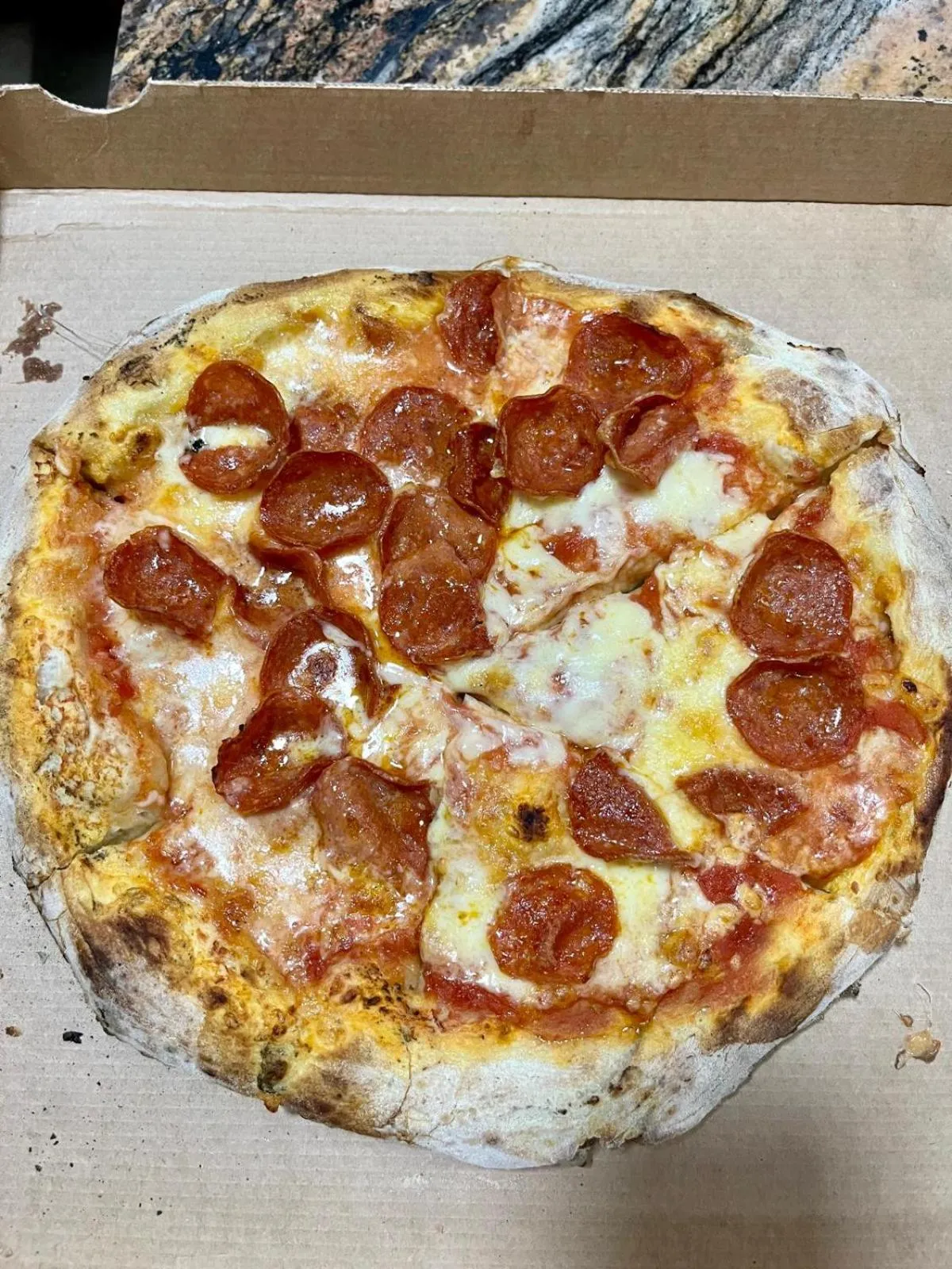 Food and drinks in Hotel Restaurant Hamilton