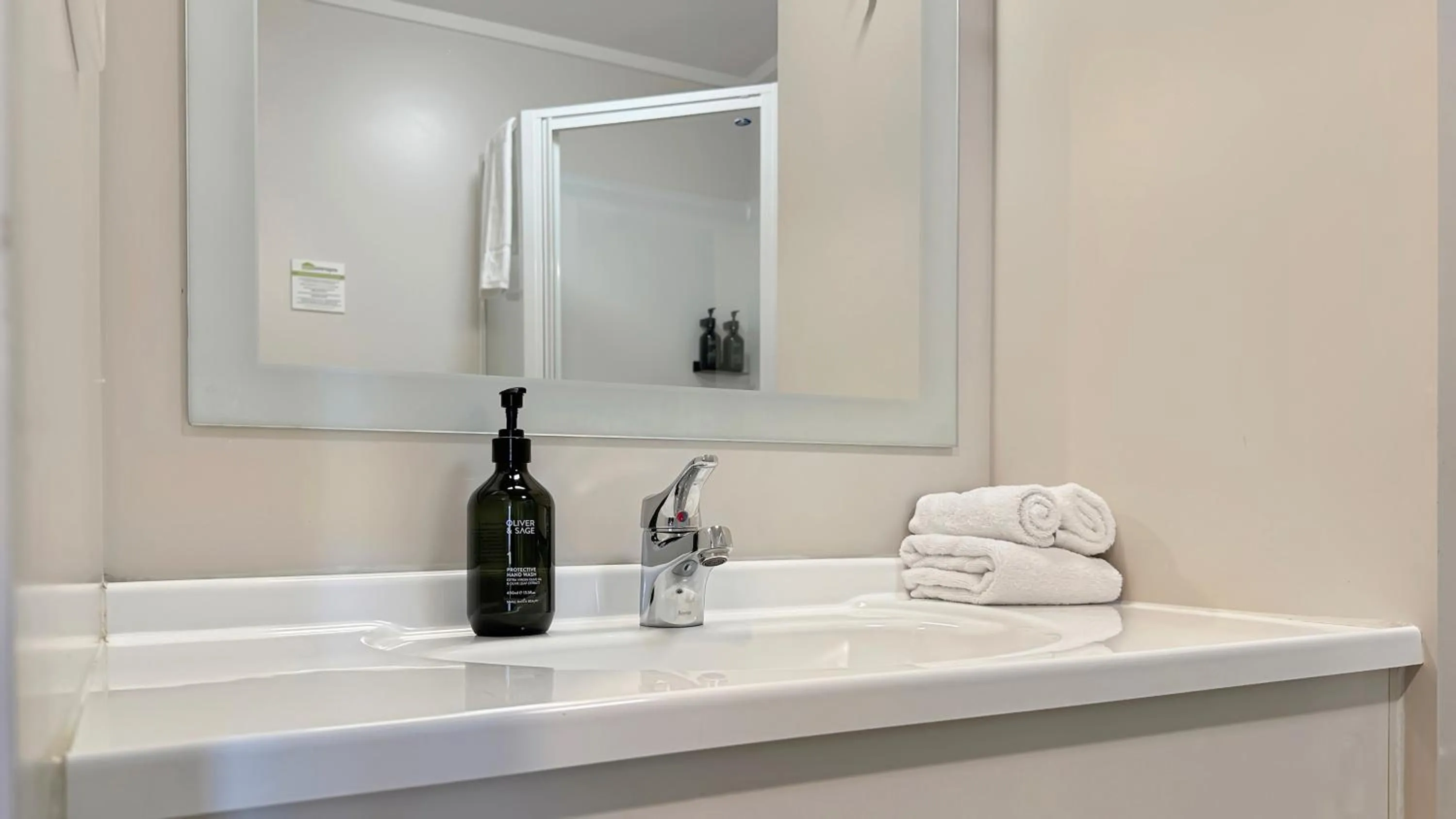 Bathroom in expressotel