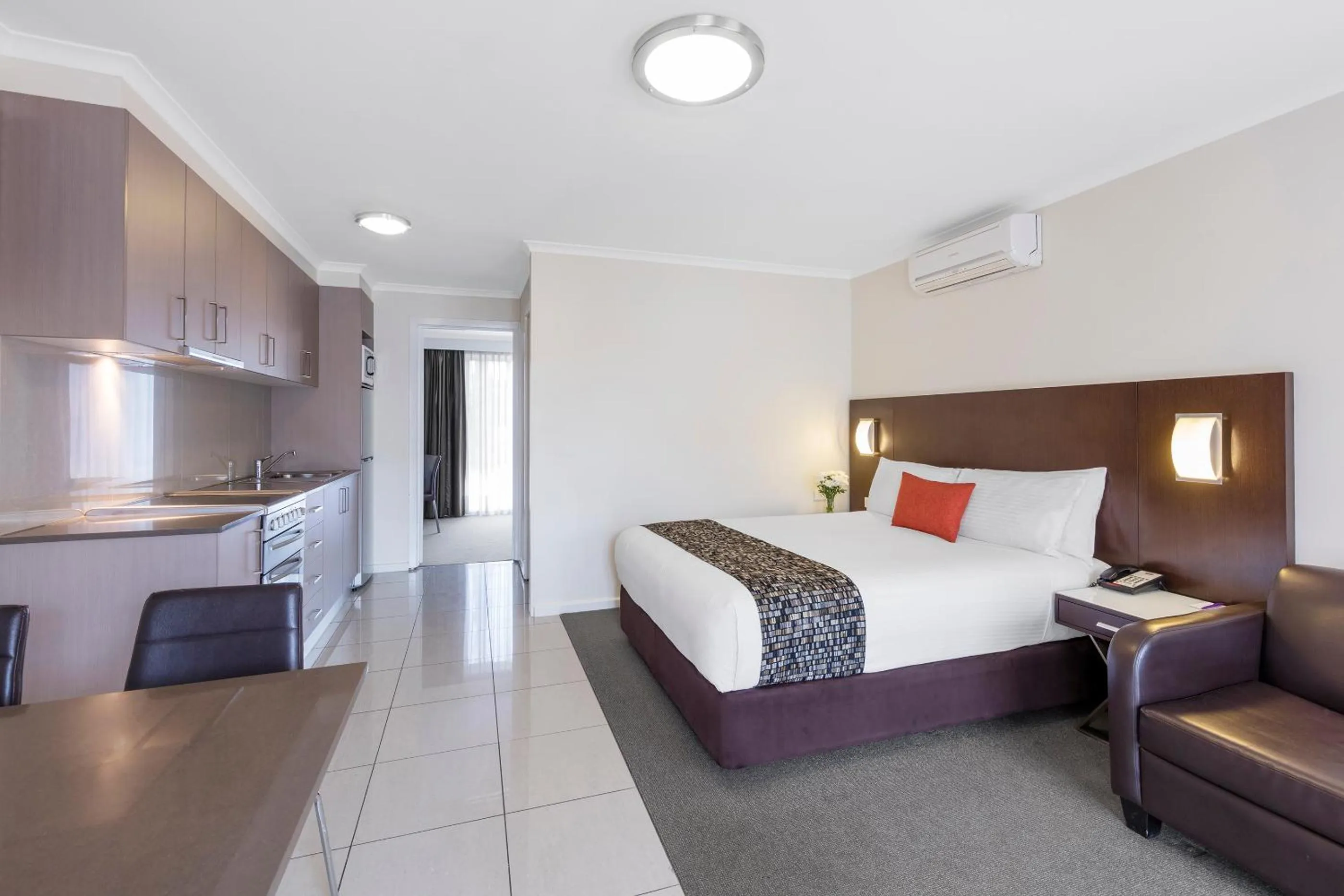 Bedroom, Bed in Mercure Wagga Wagga