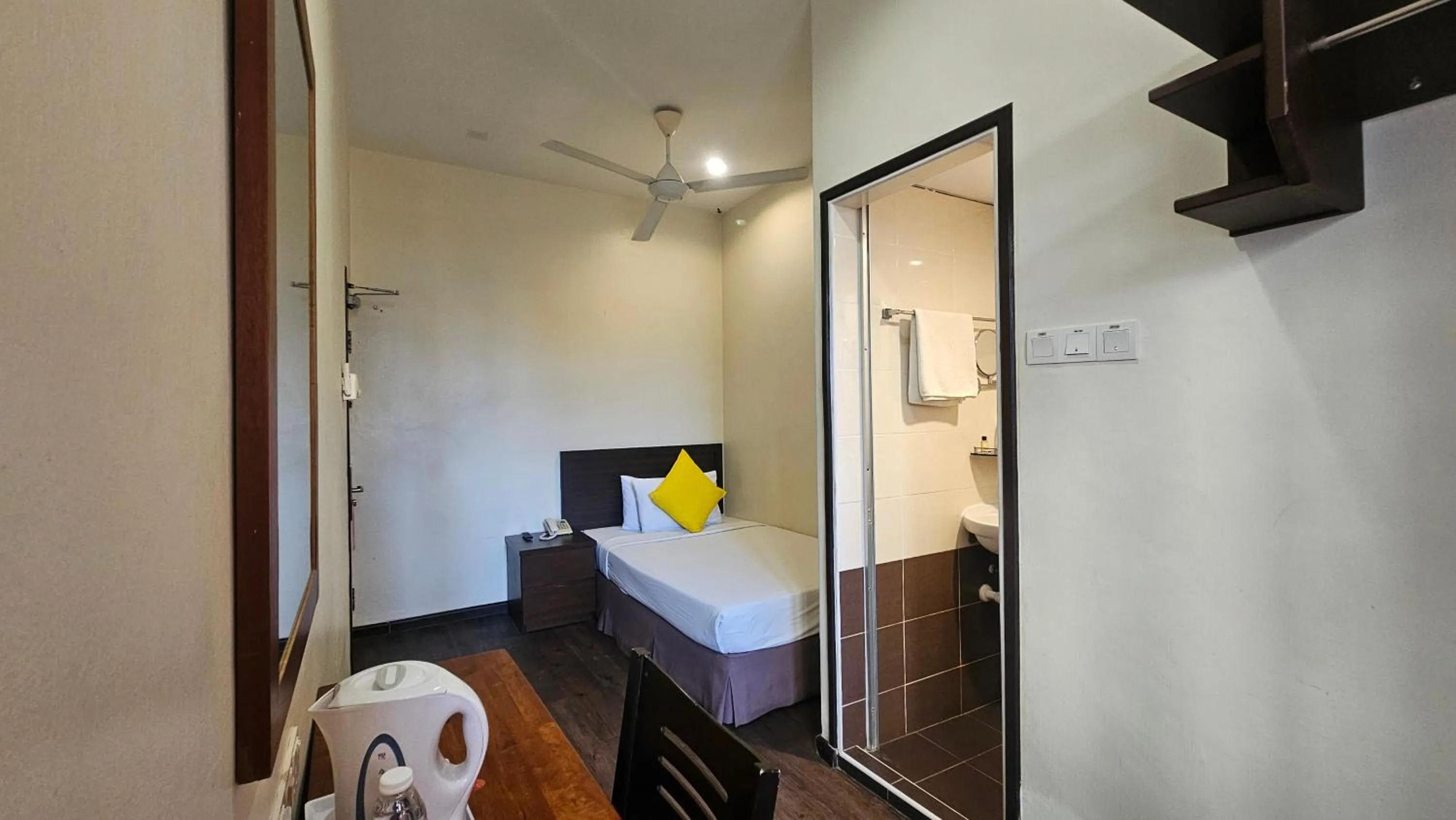 Bed in Hotel 22 Gurney, Penang