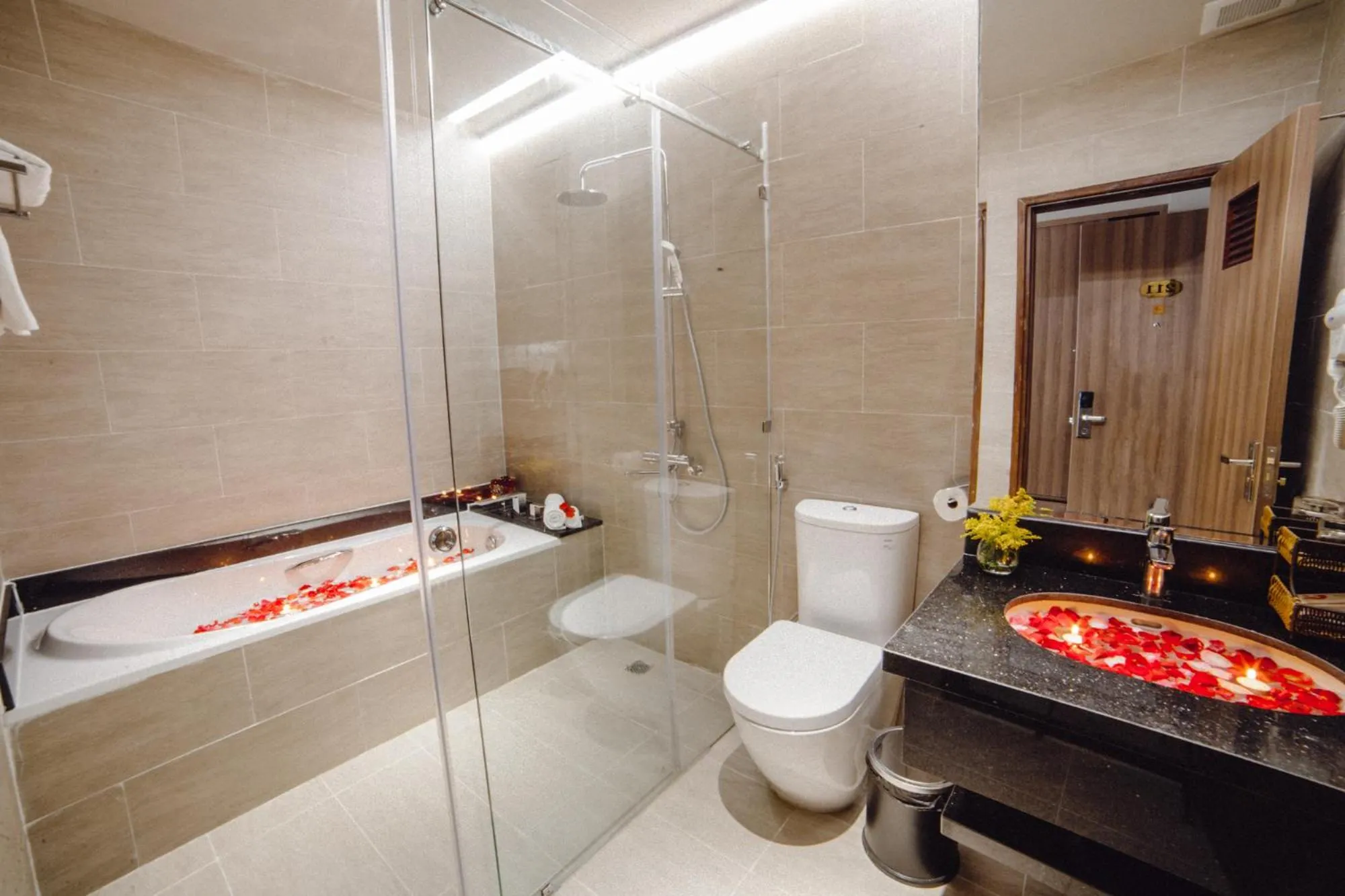 Bathroom in Rum Vang Hotel Da Lat