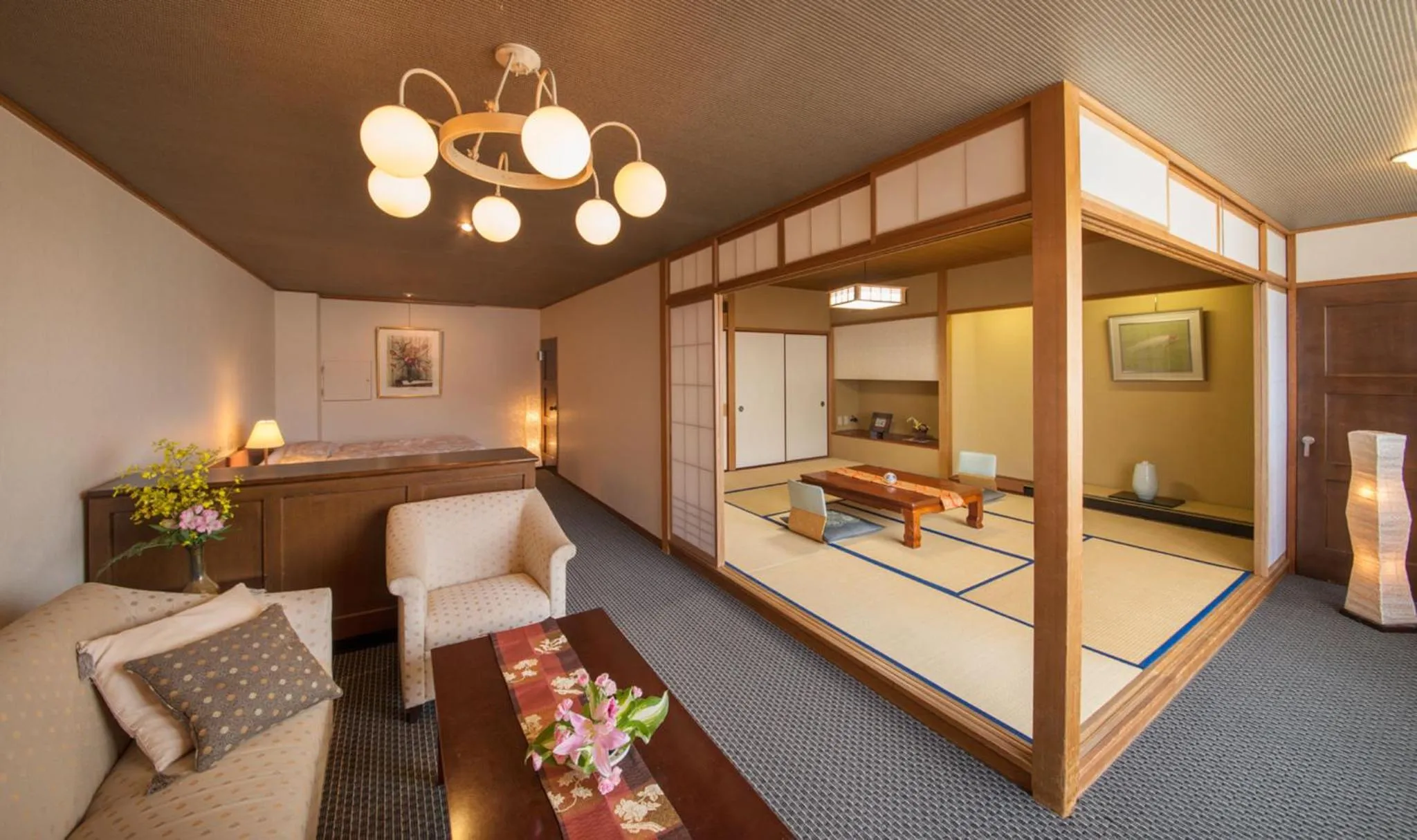 Photo of the whole room, Bed in Yamagataya