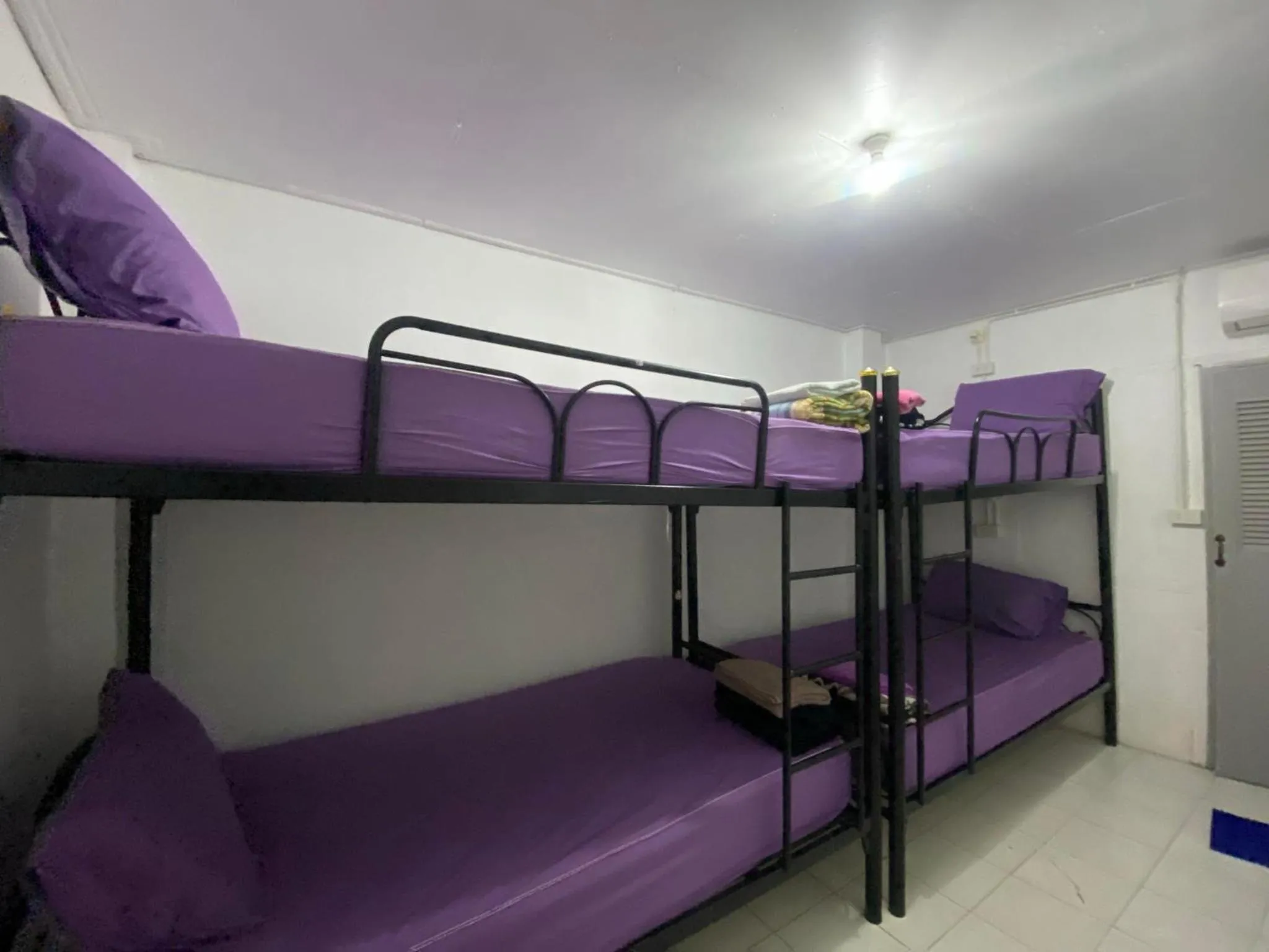 Bed in Seventeen Hostel