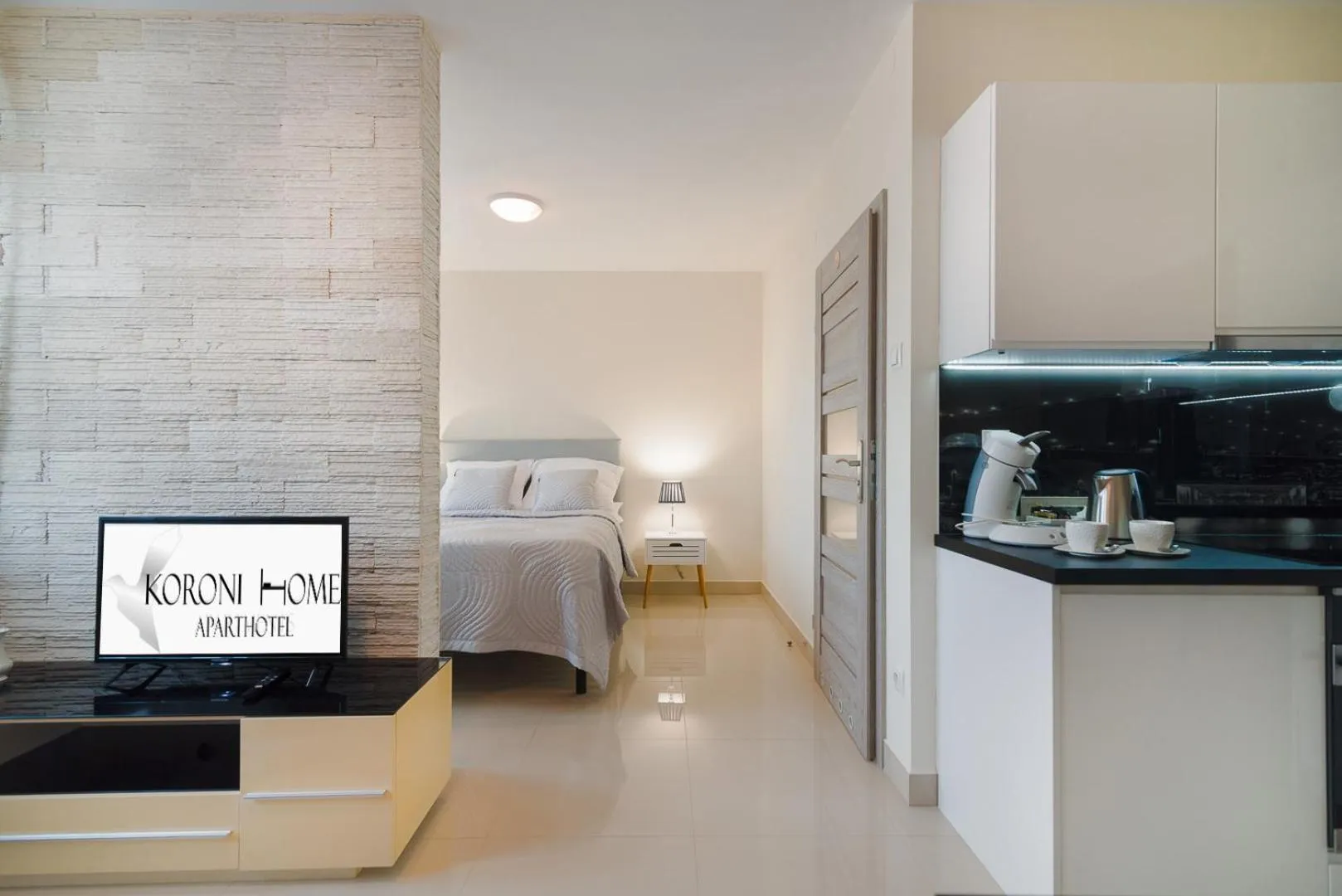 Bed in Aparthotel Koroni Home