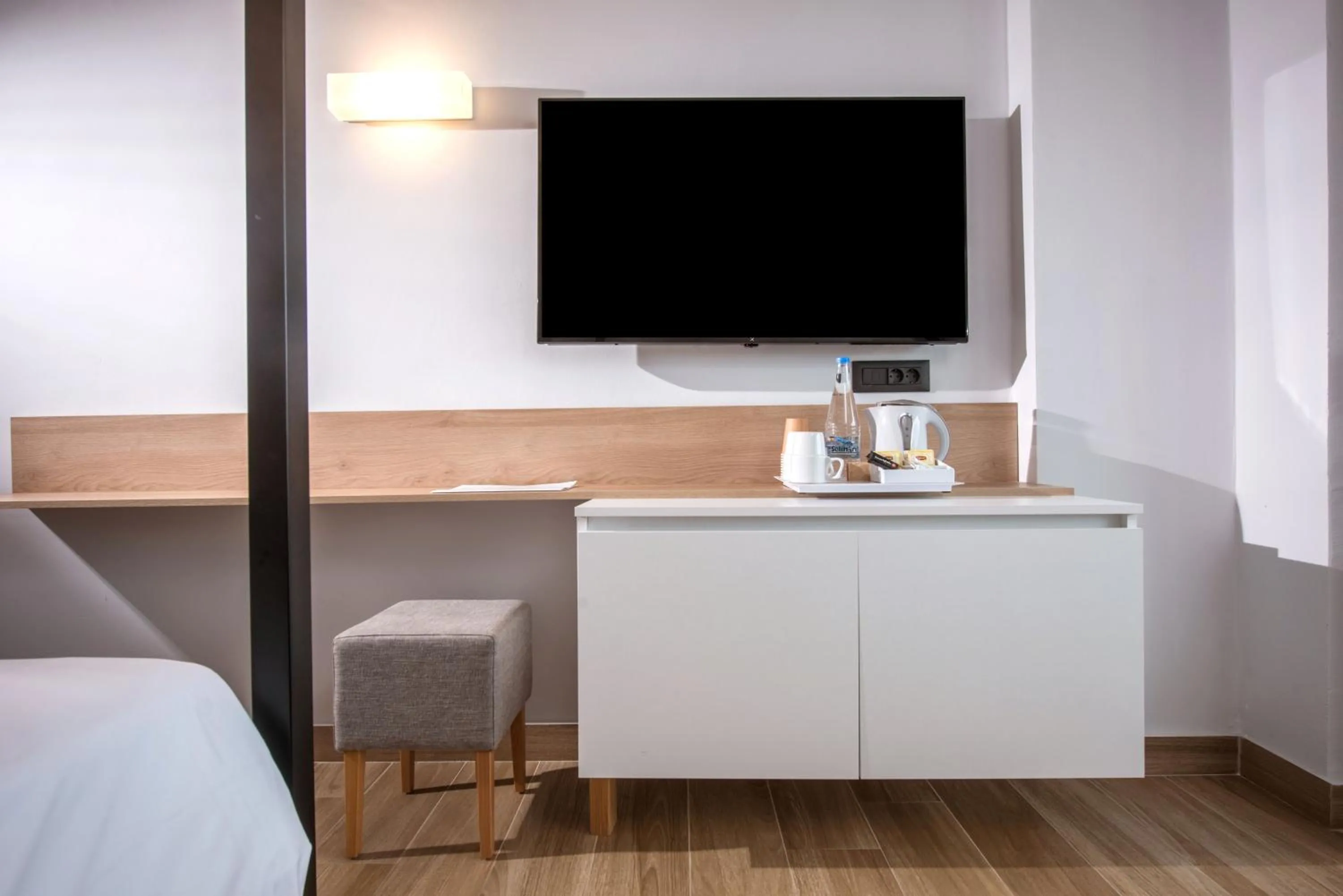 TV and multimedia, Bed in Hersonissos Palace