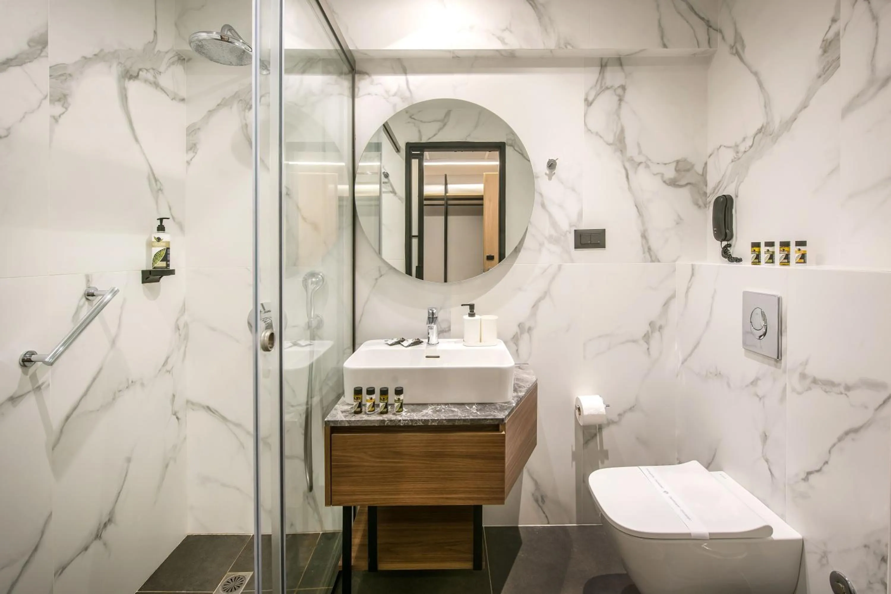 Shower in Hersonissos Palace