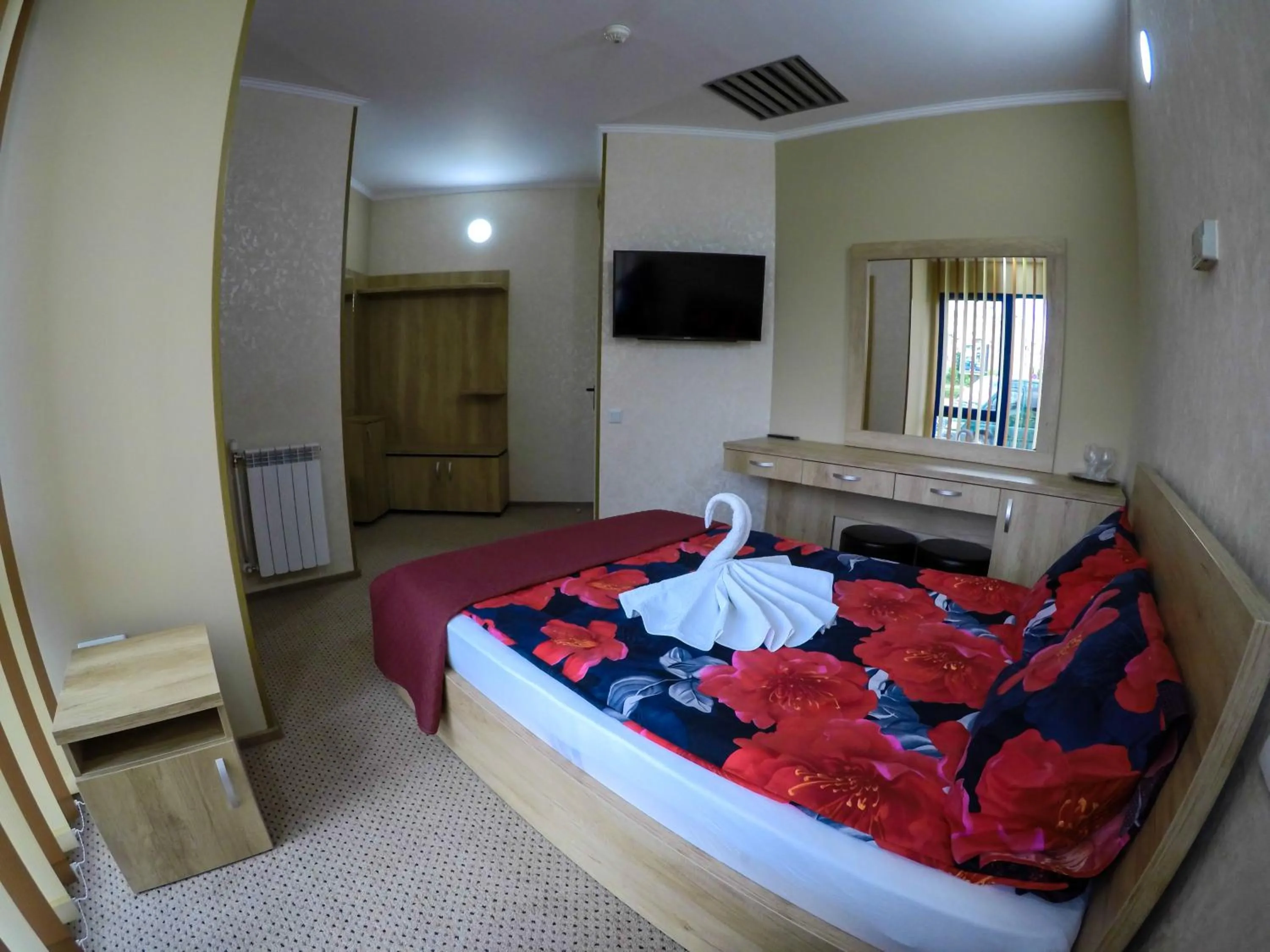 Photo of the whole room, Bed in Motel Carmen