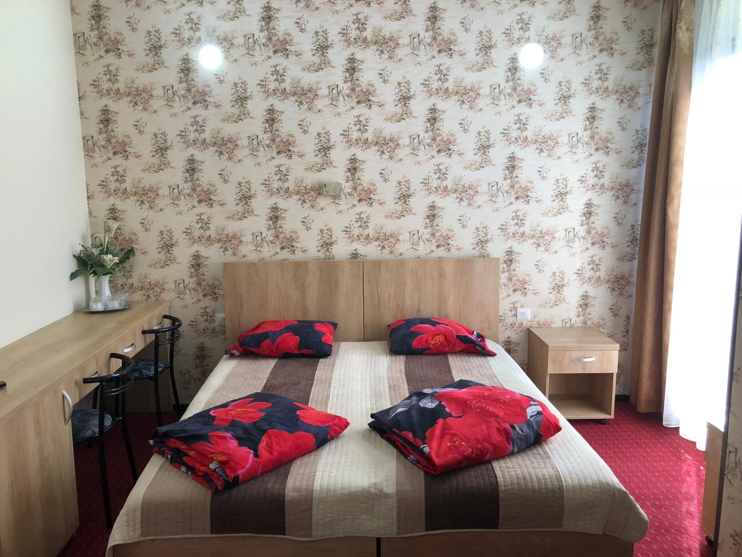 Photo of the whole room, Bed in Motel Carmen