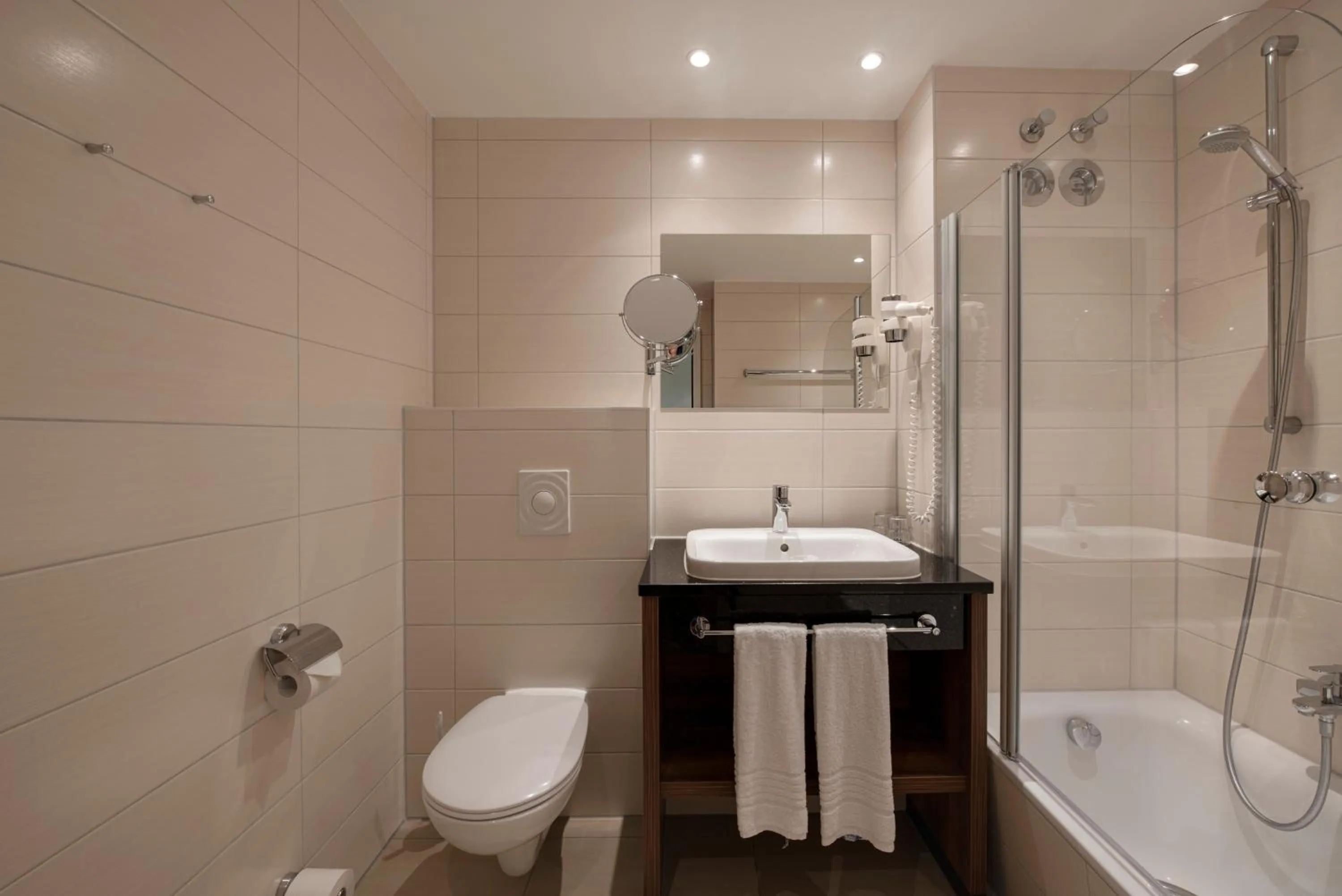 Bathroom in Balmer See – Hotel•Golf•Spa