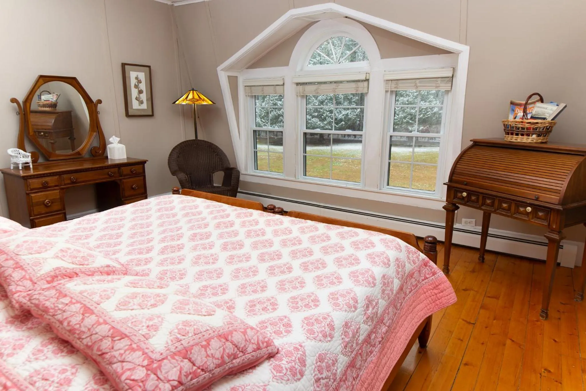 Bed in Trails End Inn