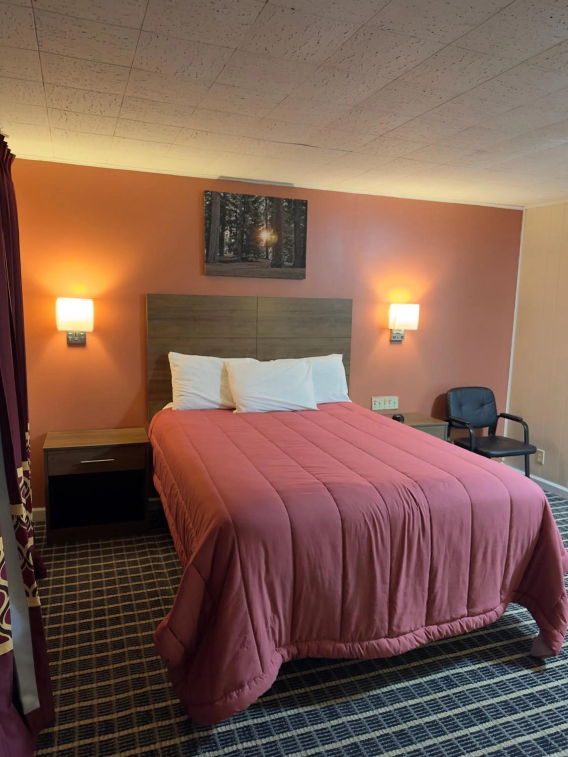 Bed in Boone trail inn