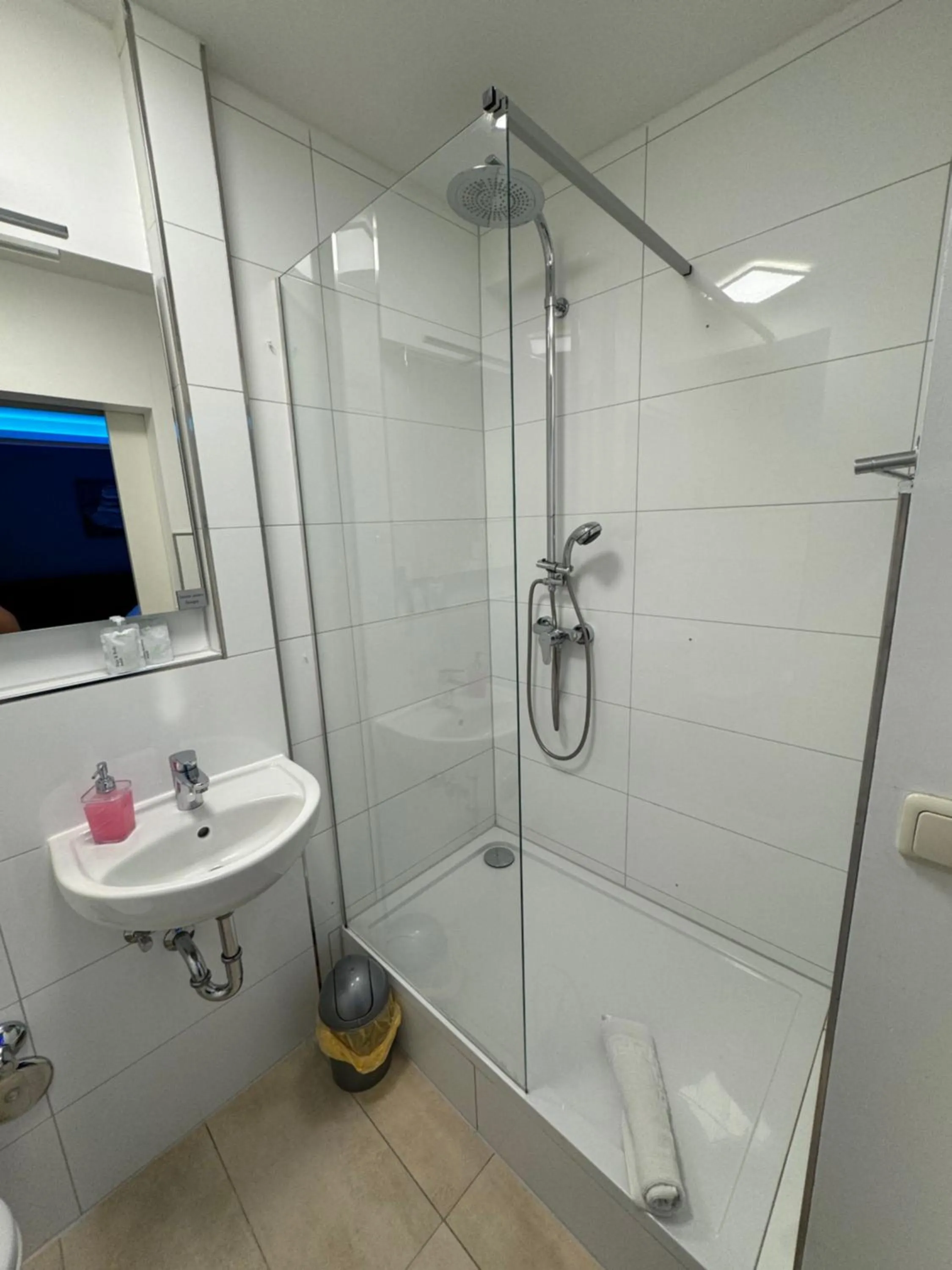 Shower in Pension Zwei A