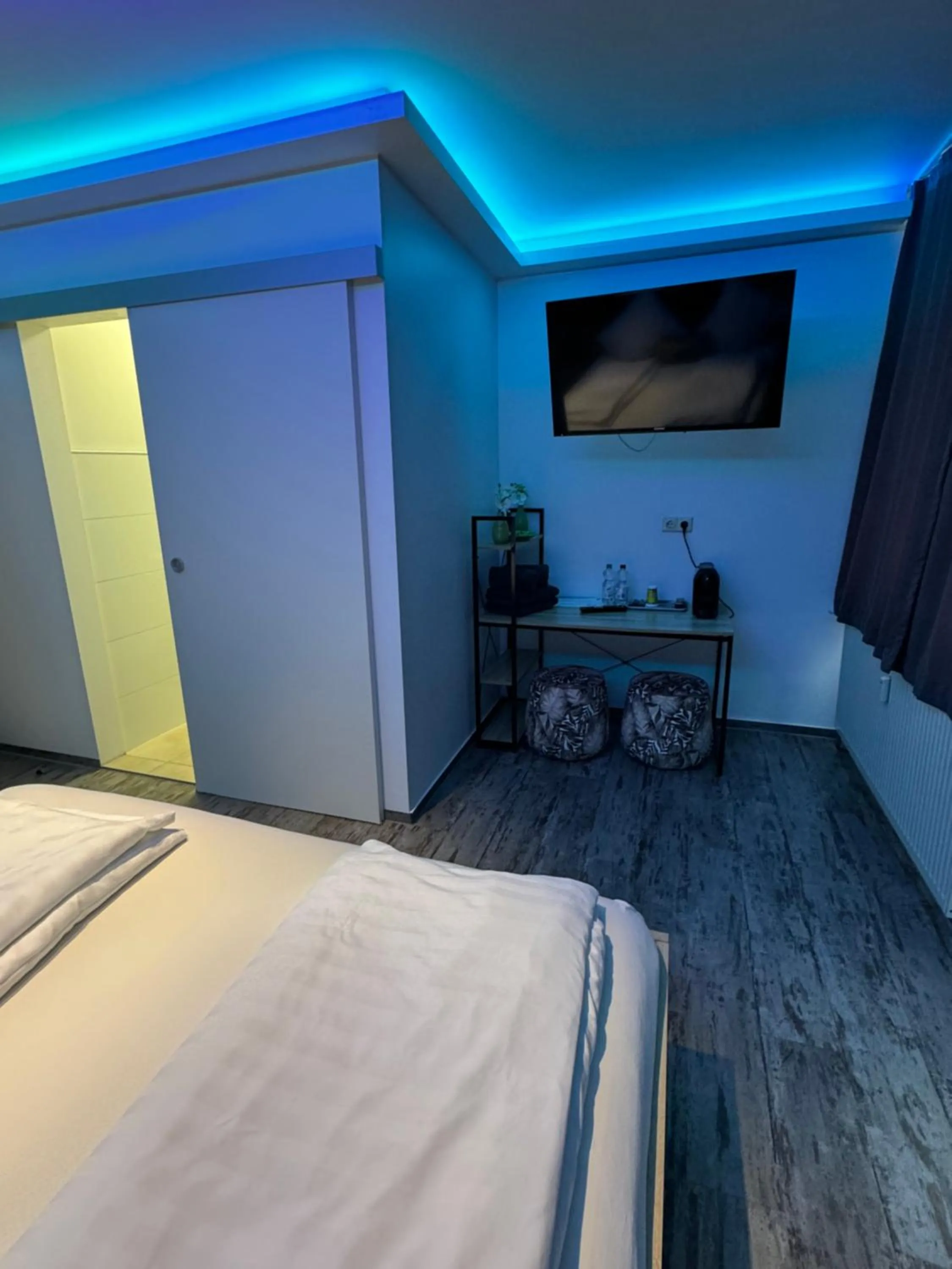 Bed in Pension Zwei A