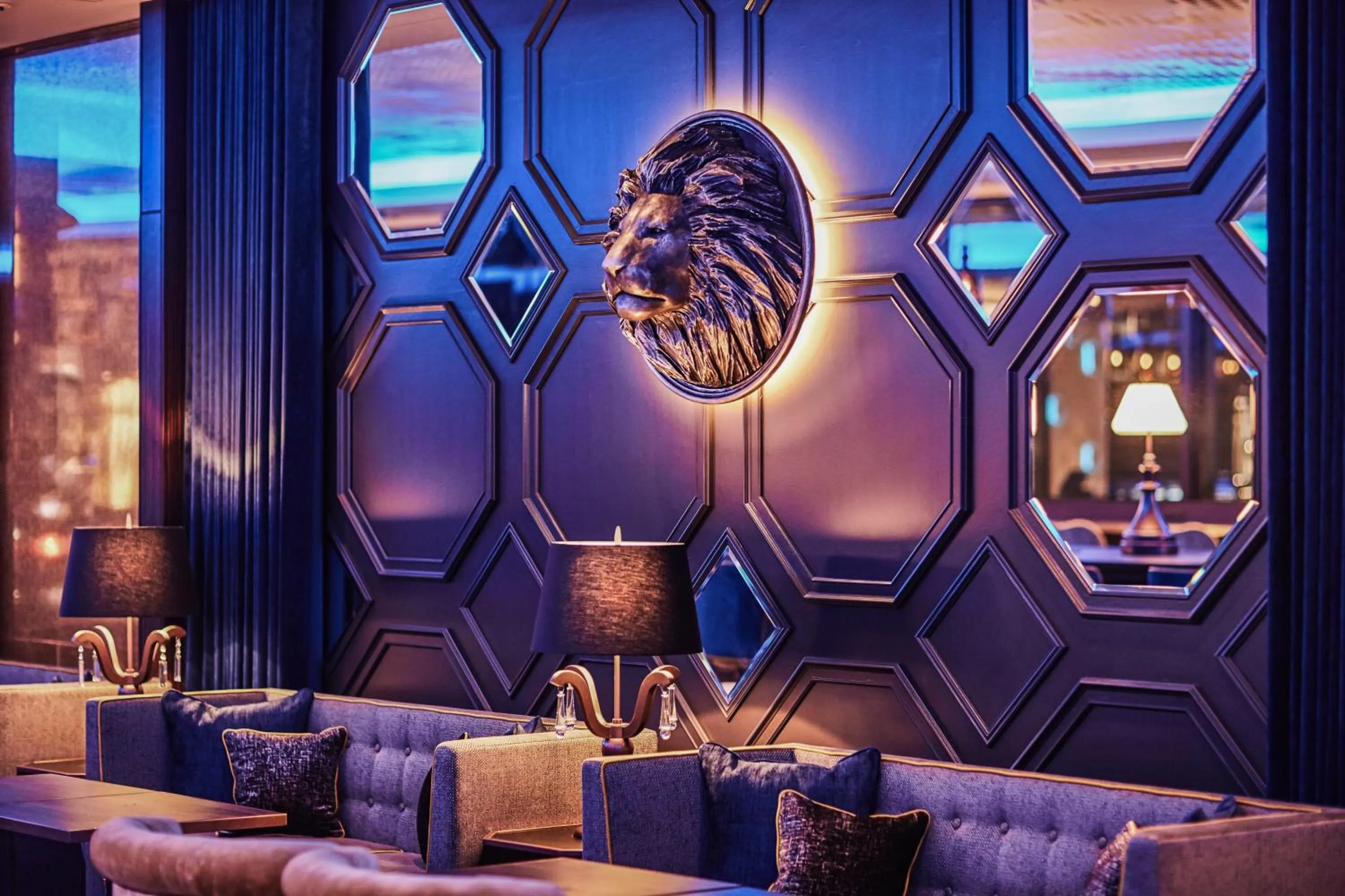 Nightclub / DJ in The Royal Park Canvas - Osaka Kitahama