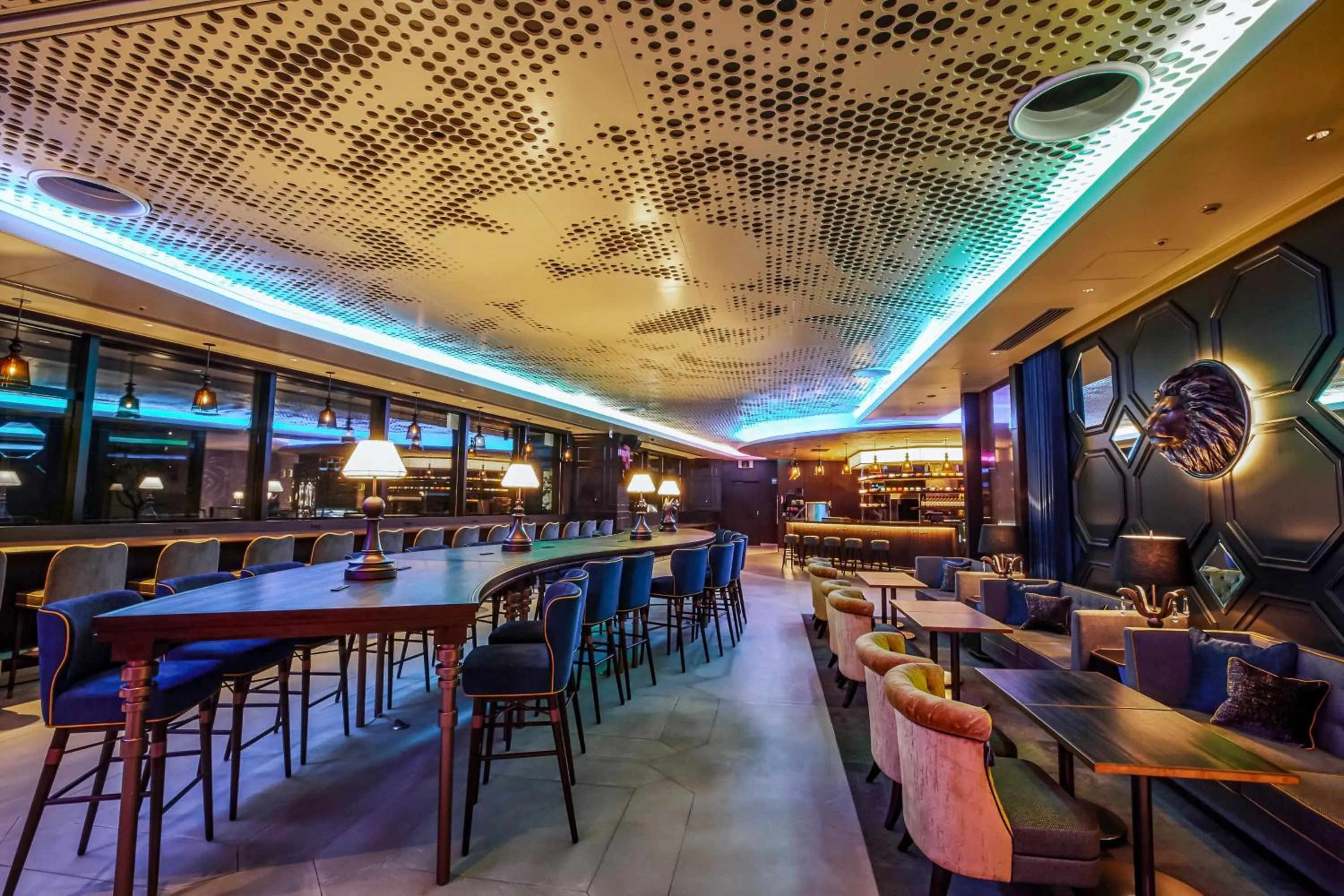 Nightclub / DJ in The Royal Park Canvas - Osaka Kitahama