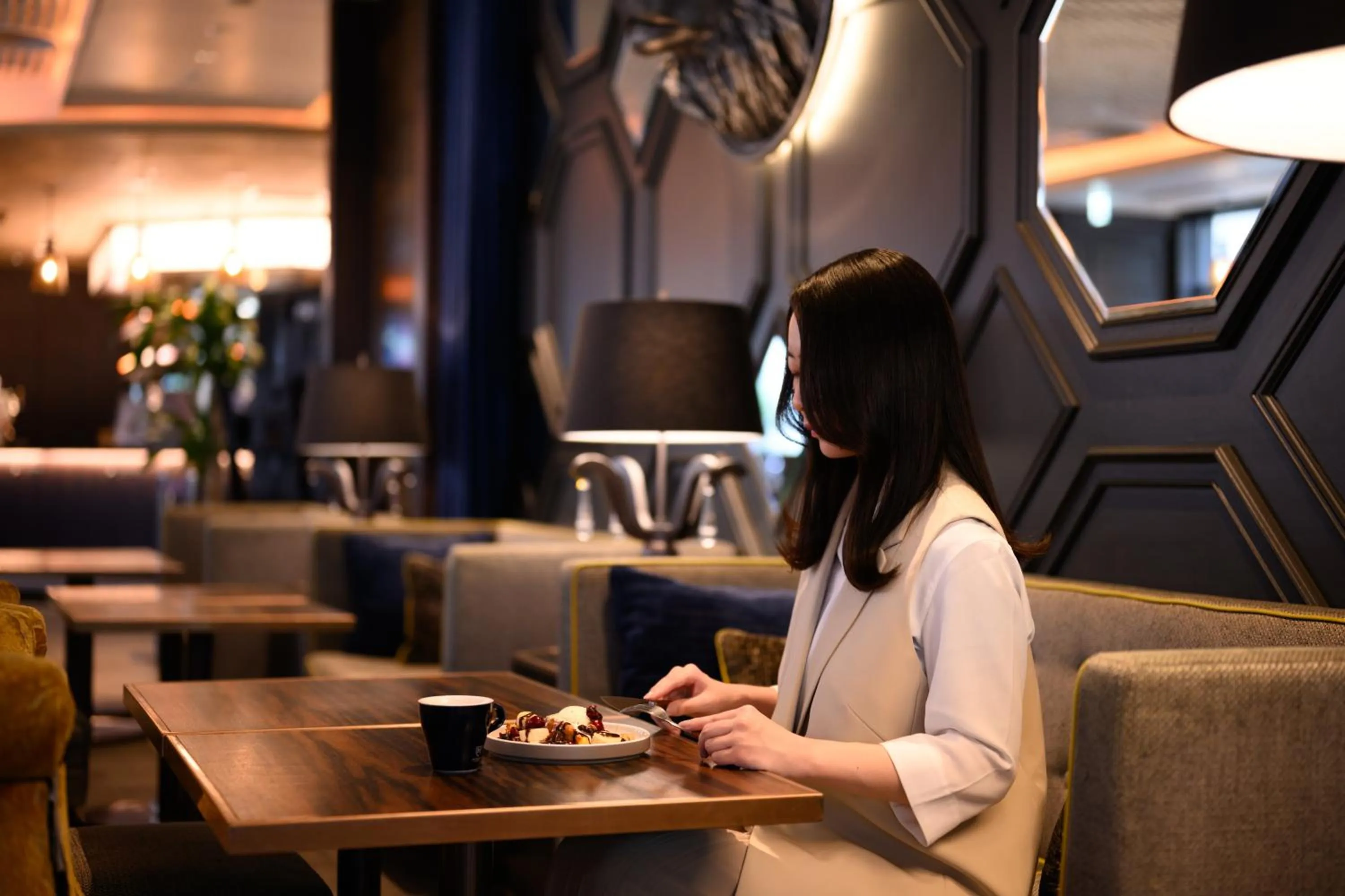 Lounge or bar in The Royal Park Canvas - Osaka Kitahama