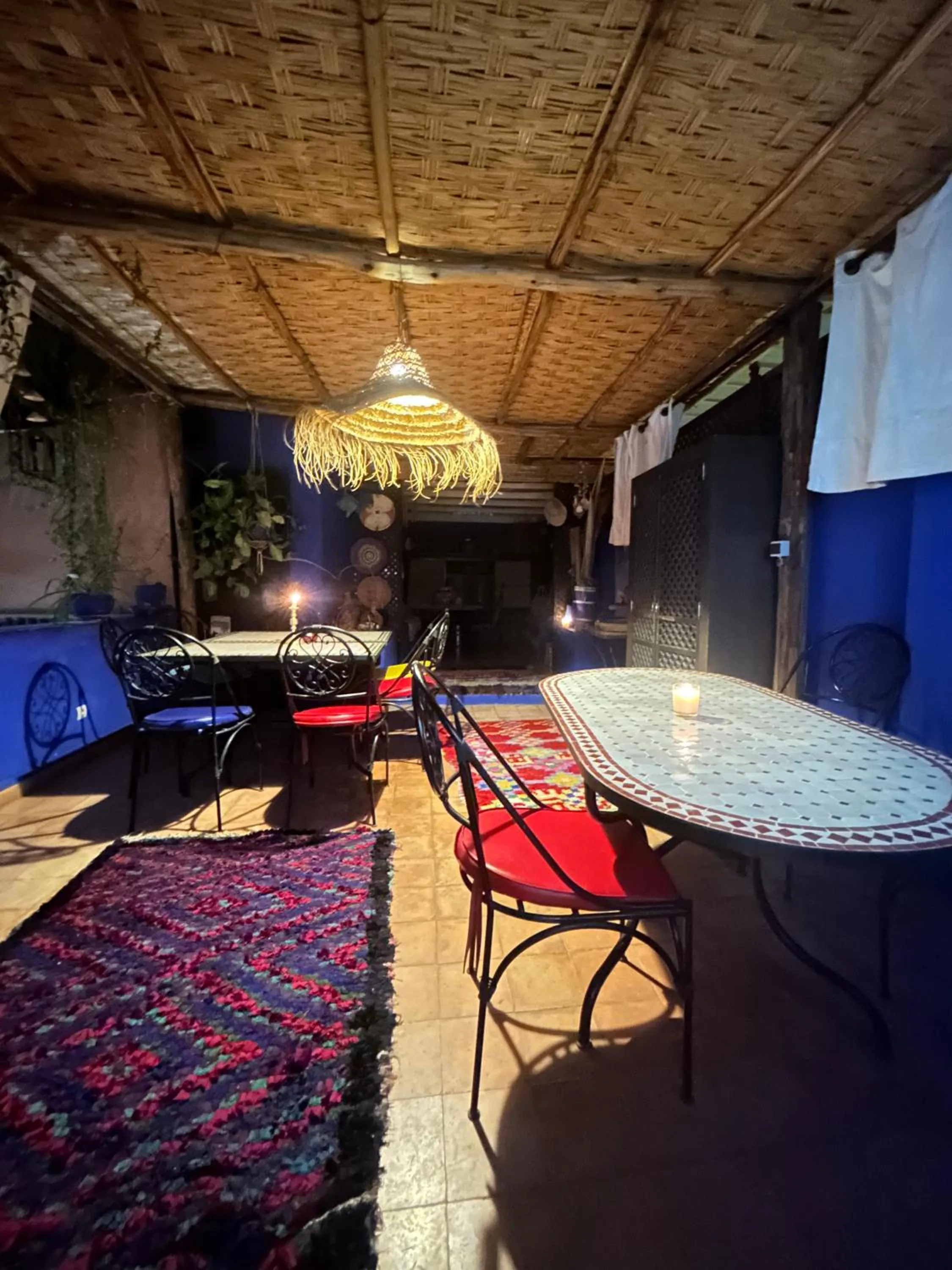 Restaurant/places to eat in Riad Alamine