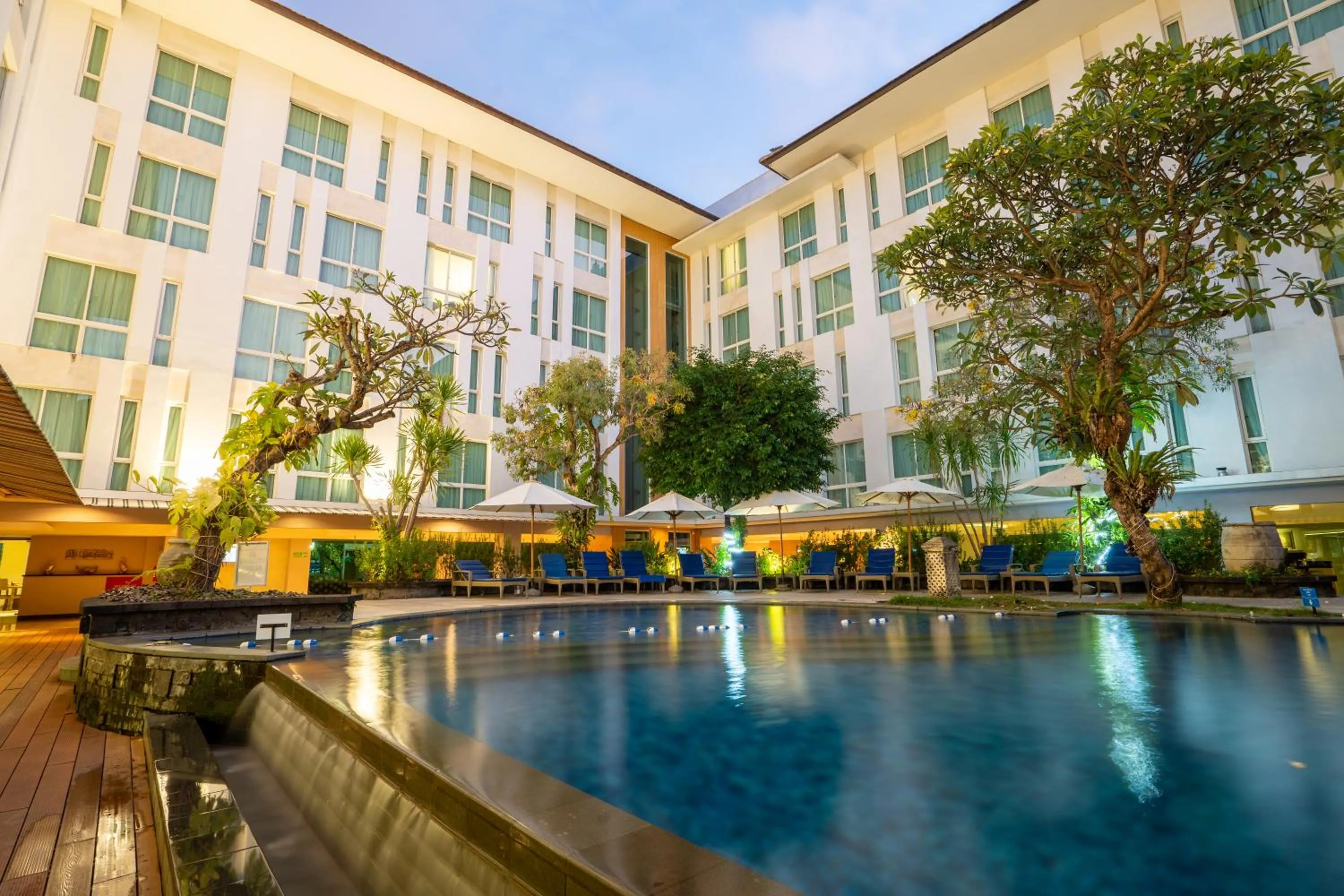 Swimming pool in Bintang Kuta Hotel