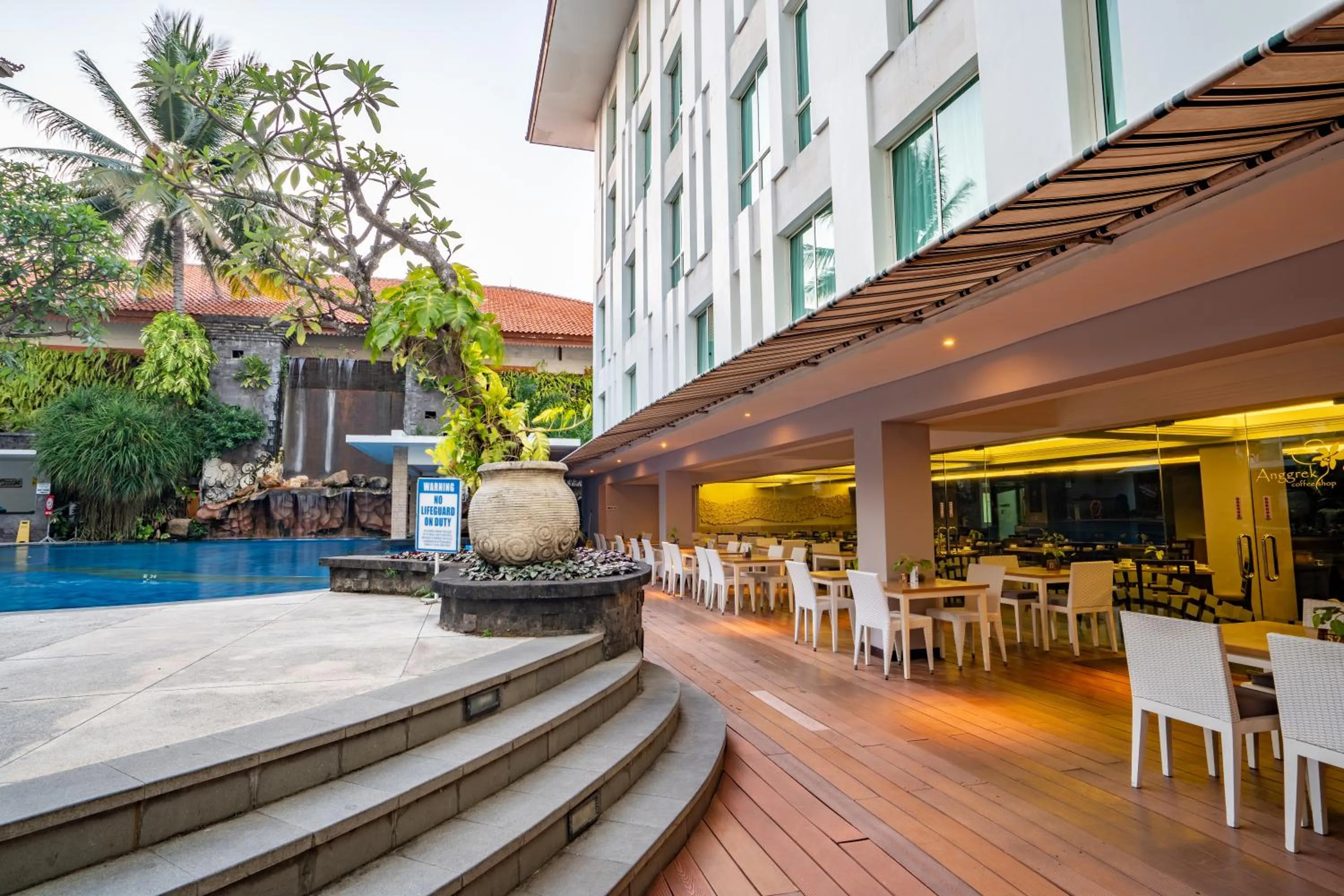Restaurant/places to eat in Bintang Kuta Hotel