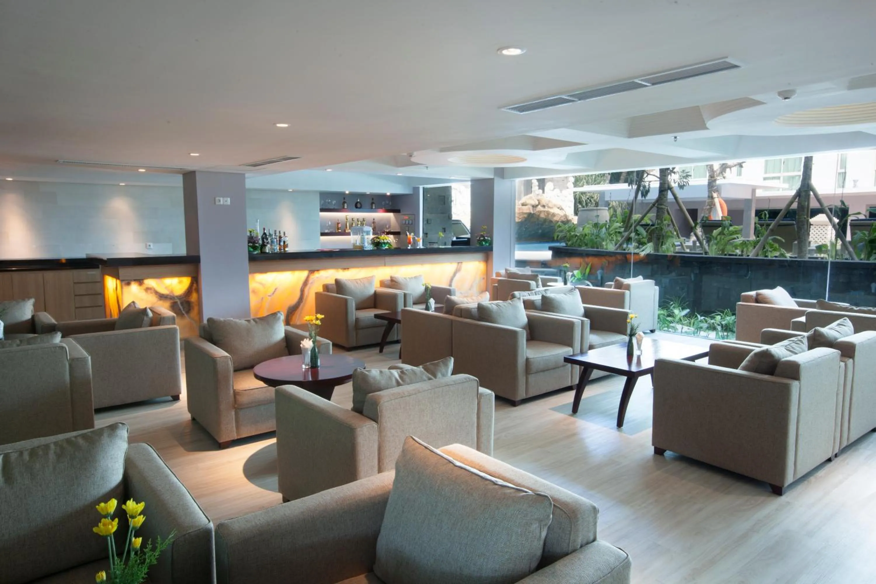 Lounge or bar in Bintang Kuta Hotel