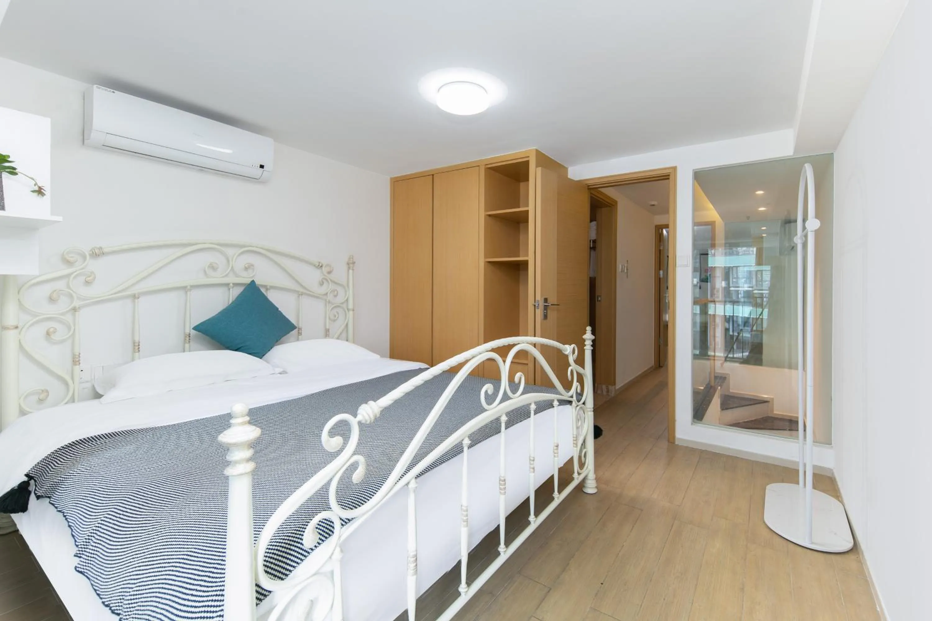 Bedroom, Bed in Neal Yat Seaview Apartment Haitang Bay Sanya