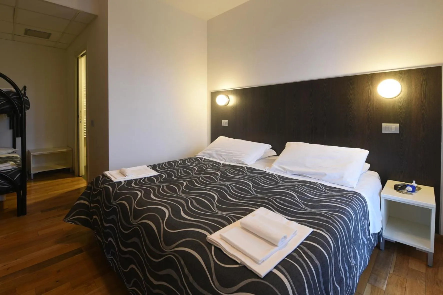 Photo of the whole room, Bed in Daglingegneri