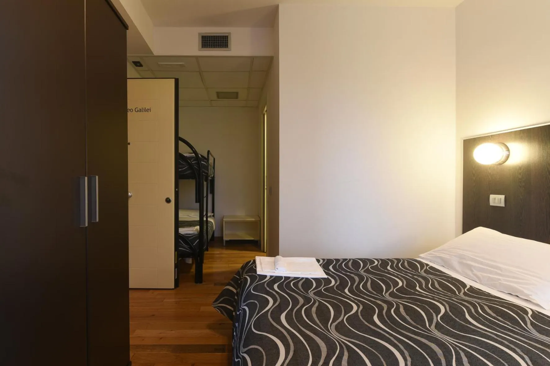 Photo of the whole room, Bed in Daglingegneri