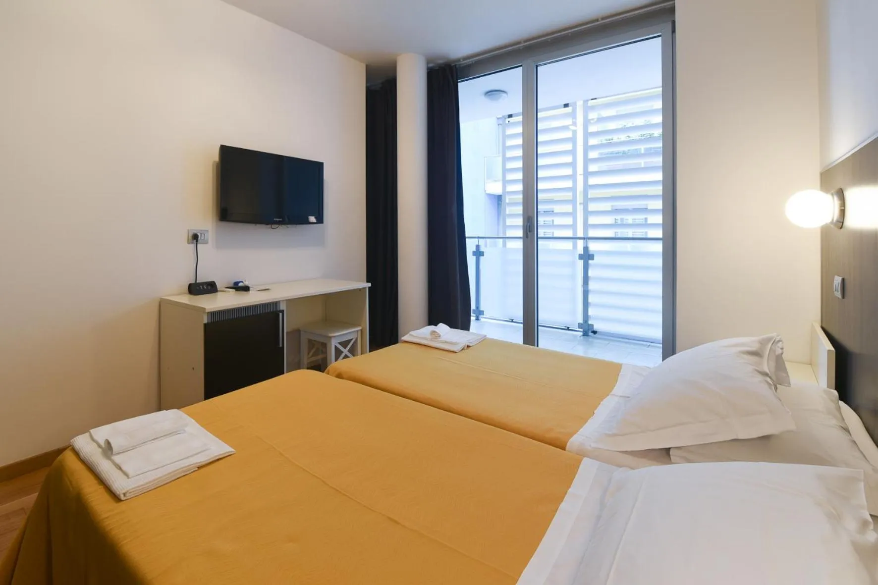 Photo of the whole room, Bed in Daglingegneri