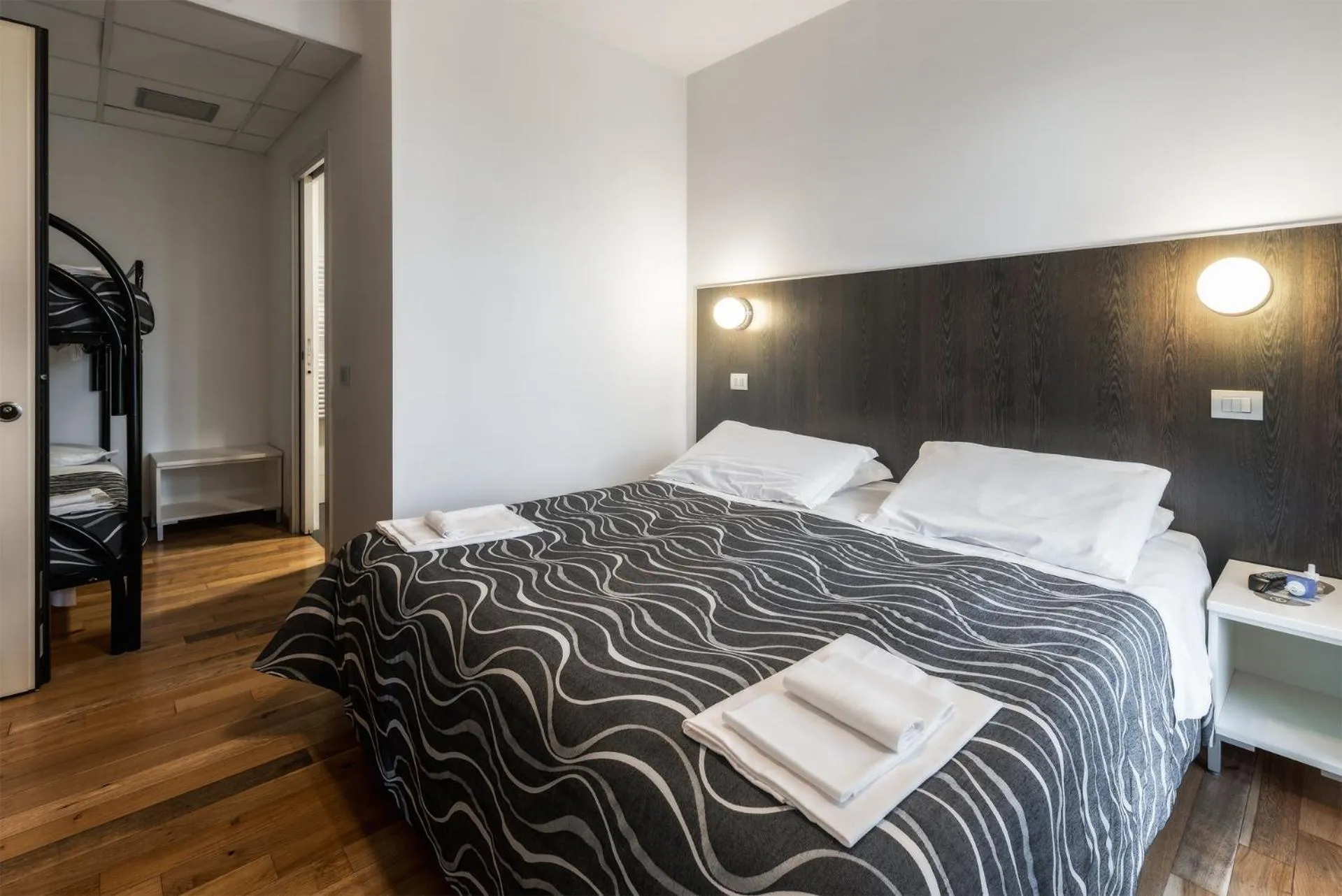 Photo of the whole room, Bed in Daglingegneri