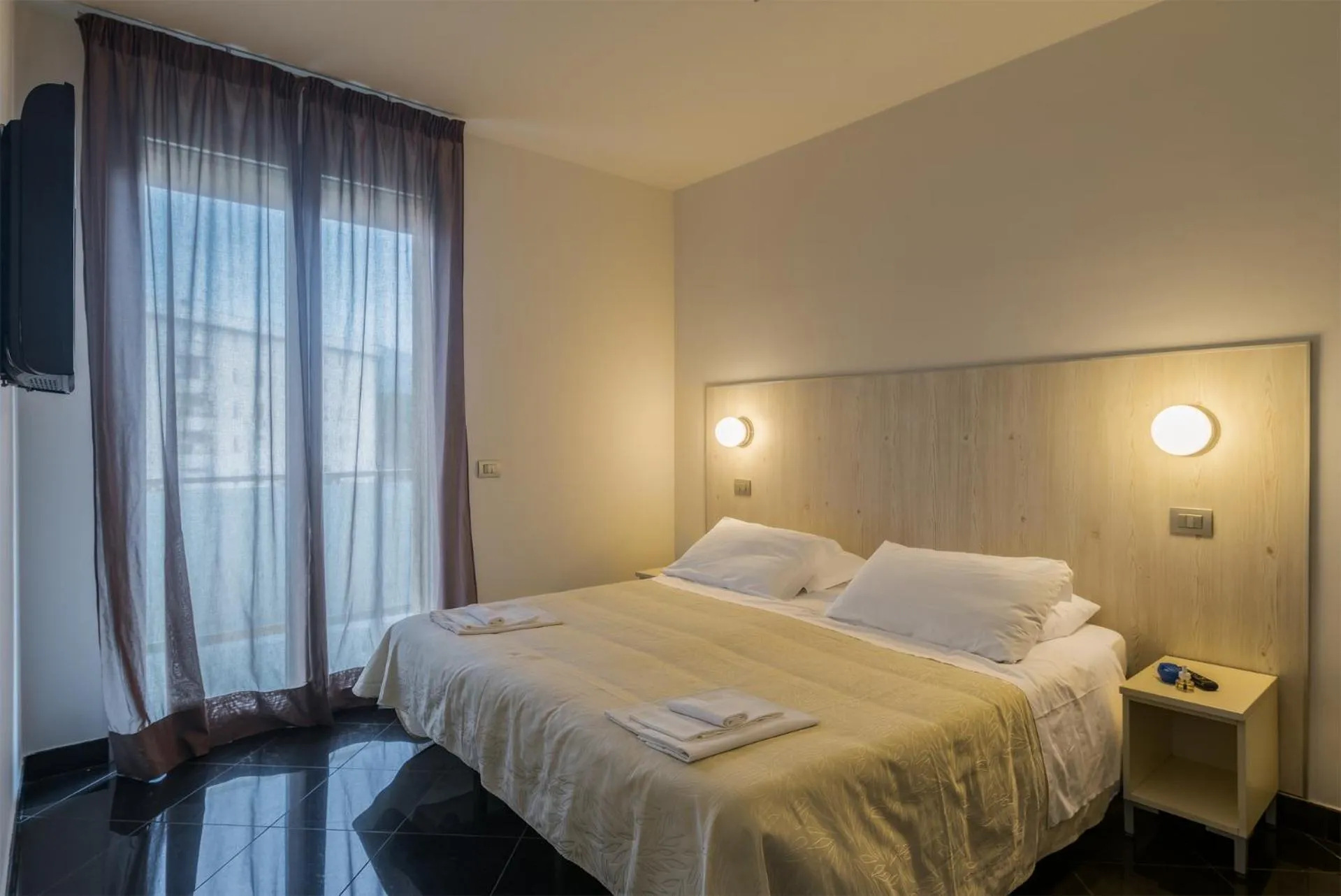 Photo of the whole room, Bed in Daglingegneri