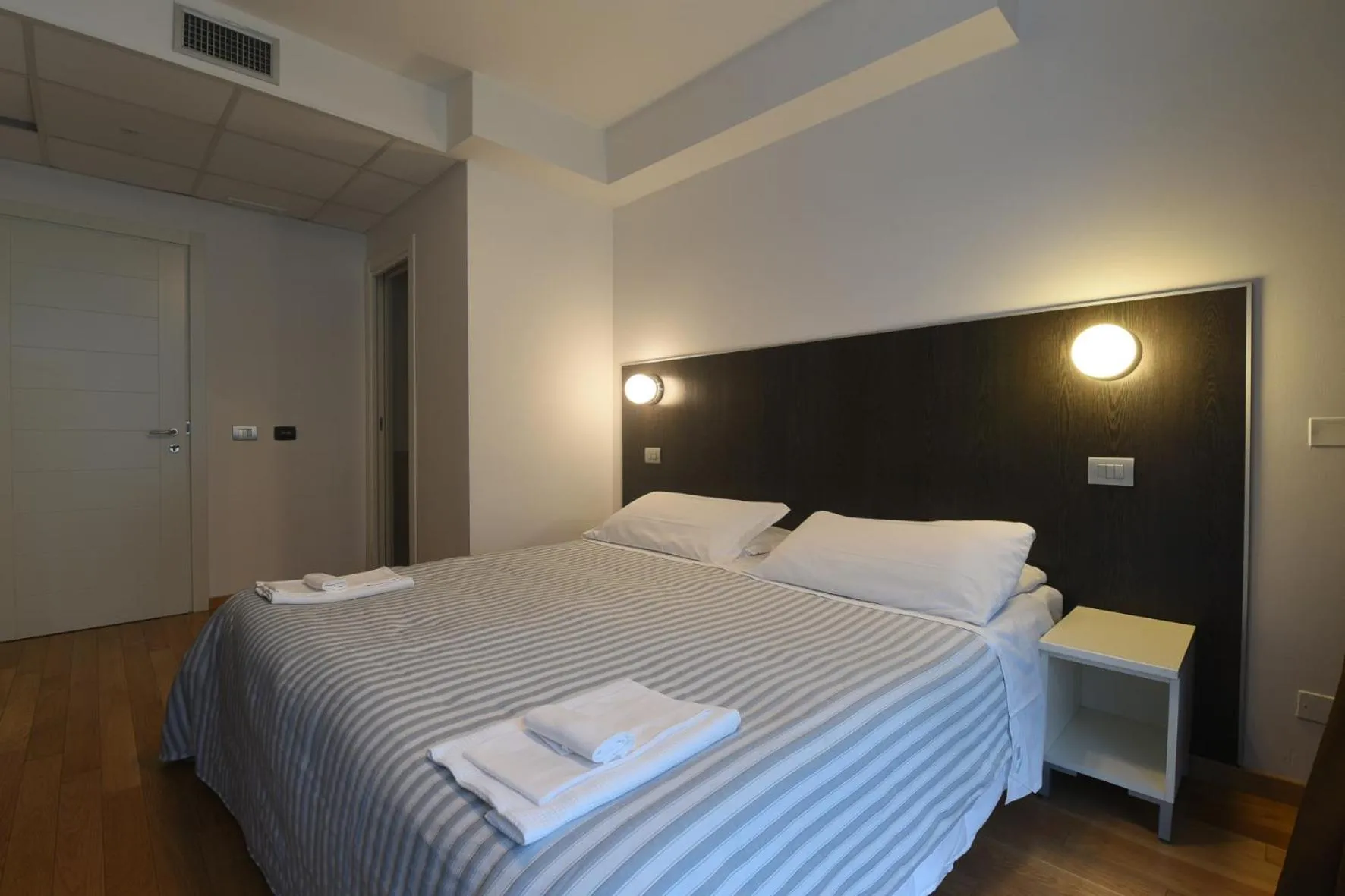 Photo of the whole room, Bed in Daglingegneri