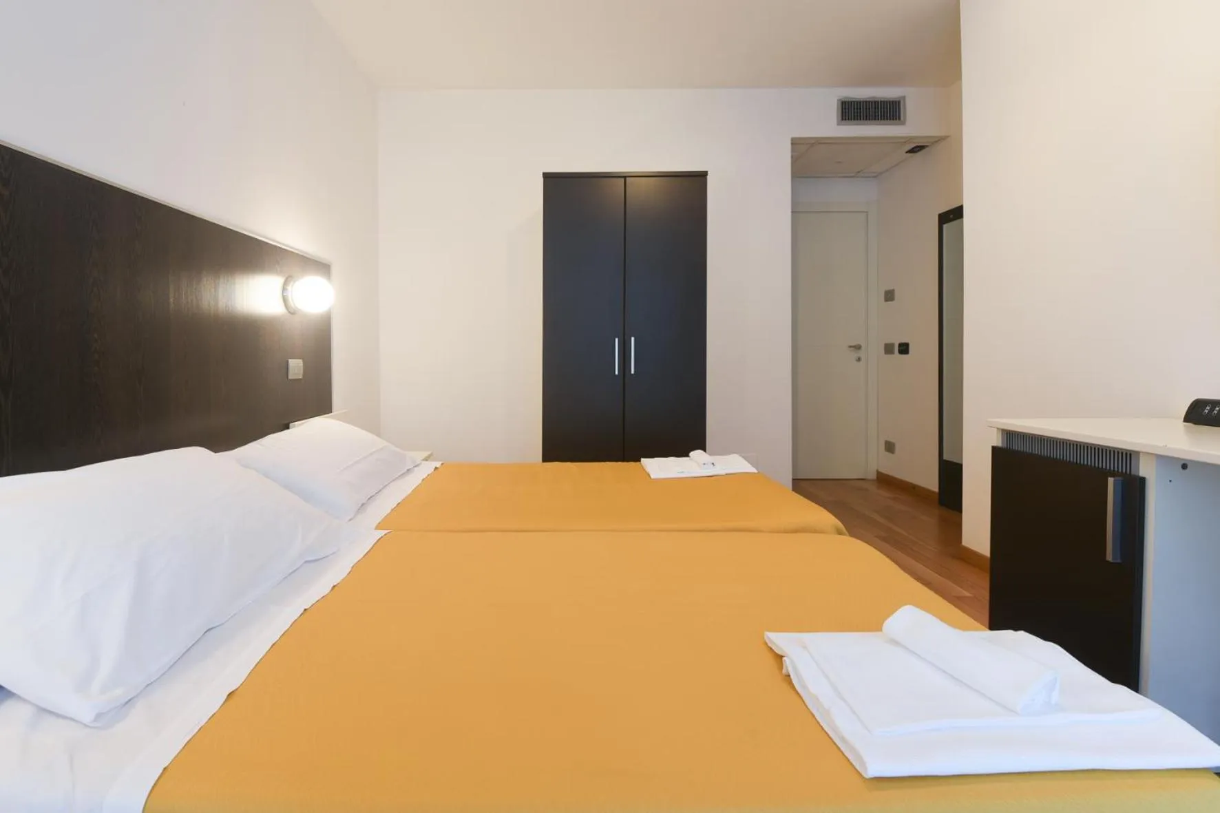 Photo of the whole room, Bed in Daglingegneri