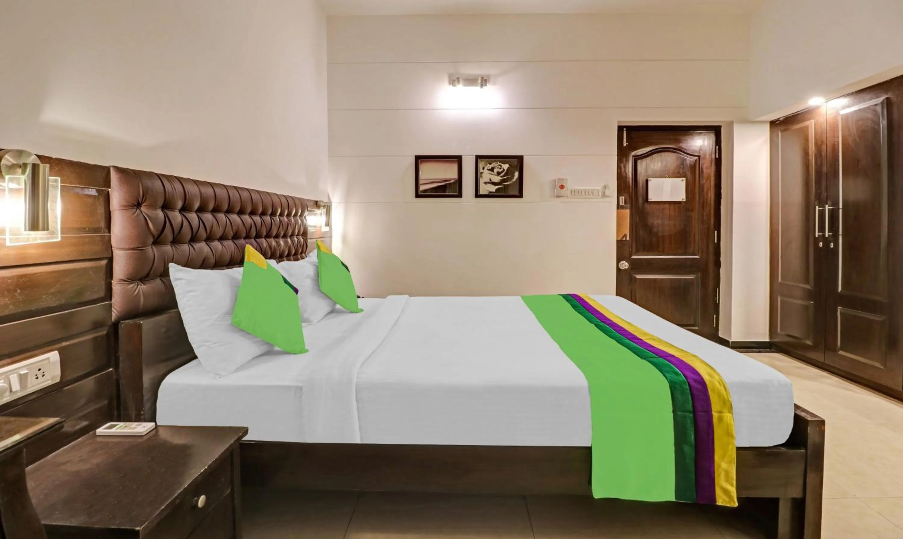 Bedroom, Bed in Treebo White Inn Koramangala