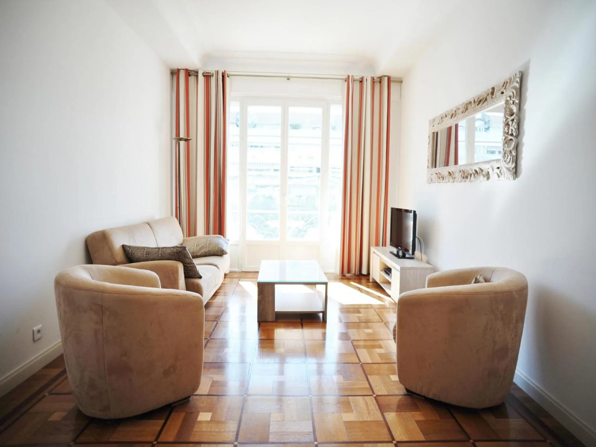 Living room in ApartHotel Riviera - Nice Côte d'Azur - Grimaldi AC - Promenade des Anglais