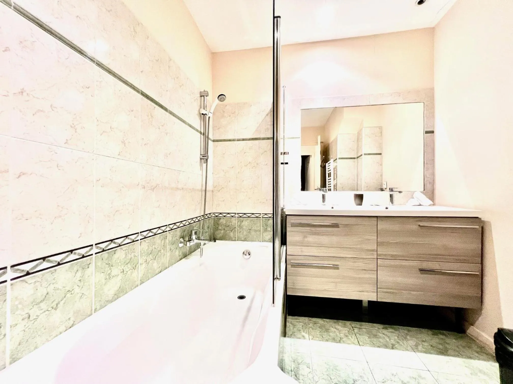 Bathroom in ApartHotel Riviera - Nice Côte d'Azur - Grimaldi AC - Promenade des Anglais