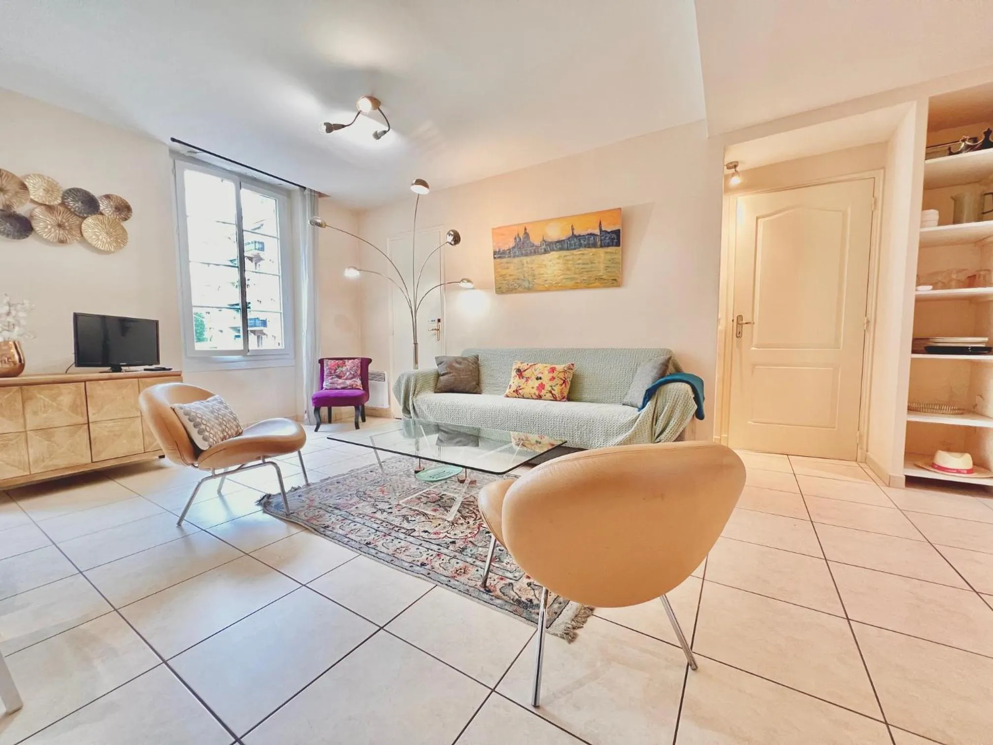 Communal lounge/ TV room in ApartHotel Riviera - Nice Côte d'Azur - Grimaldi AC - Promenade des Anglais