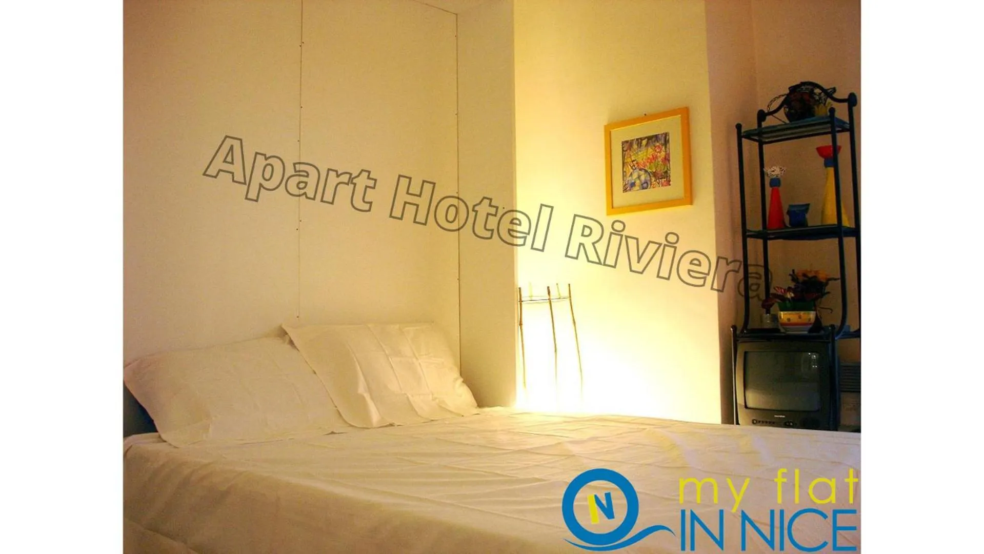 Bed in ApartHotel Riviera - Nice Côte d'Azur - Grimaldi AC - Promenade des Anglais