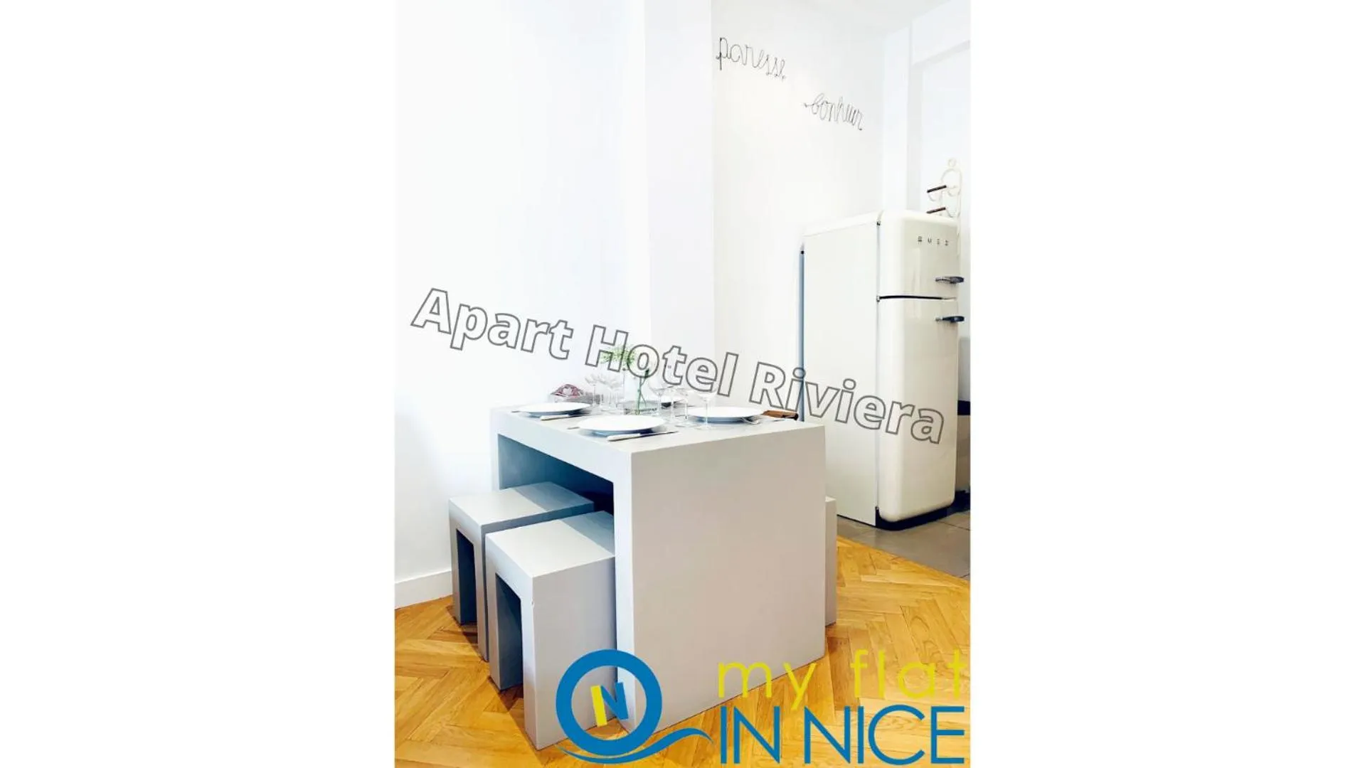 Communal lounge/ TV room in ApartHotel Riviera - Nice Côte d'Azur - Grimaldi AC - Promenade des Anglais