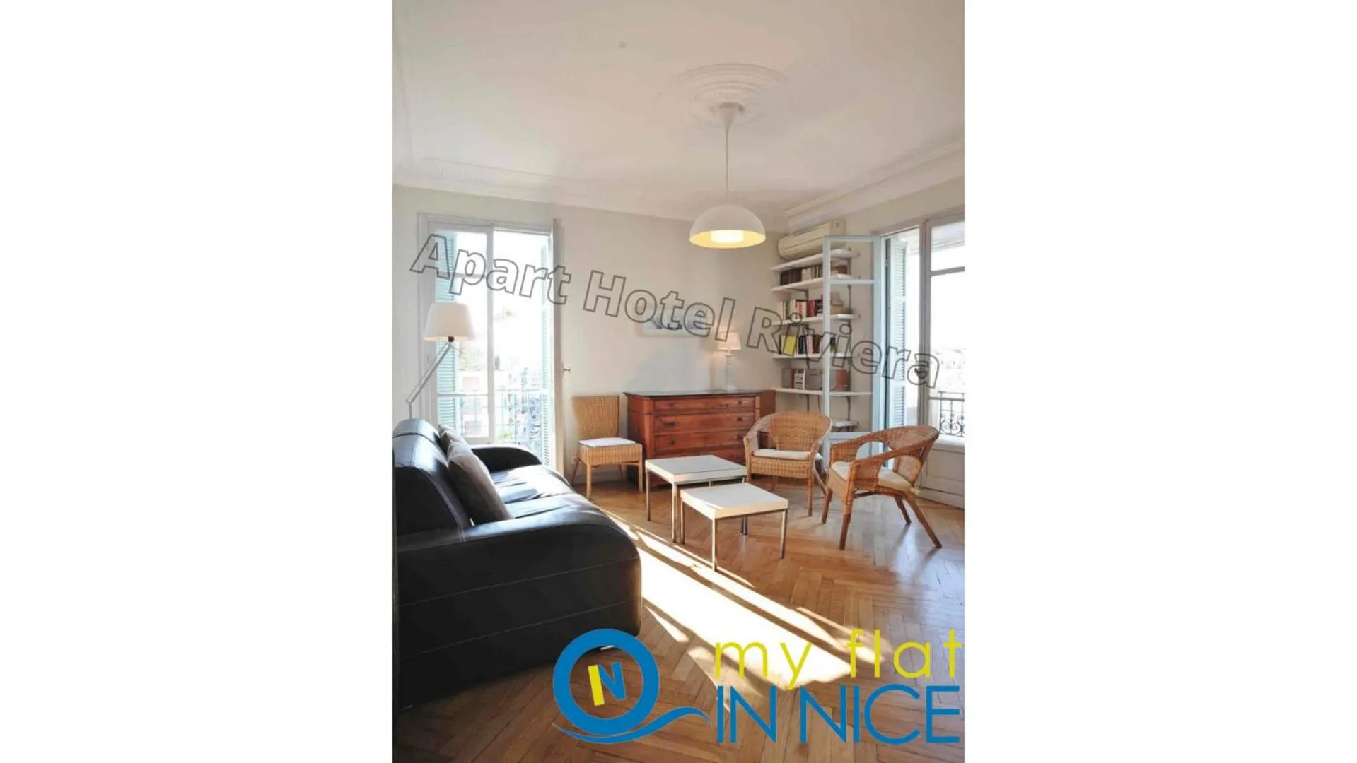 Communal lounge/ TV room in ApartHotel Riviera - Nice Côte d'Azur - Grimaldi AC - Promenade des Anglais