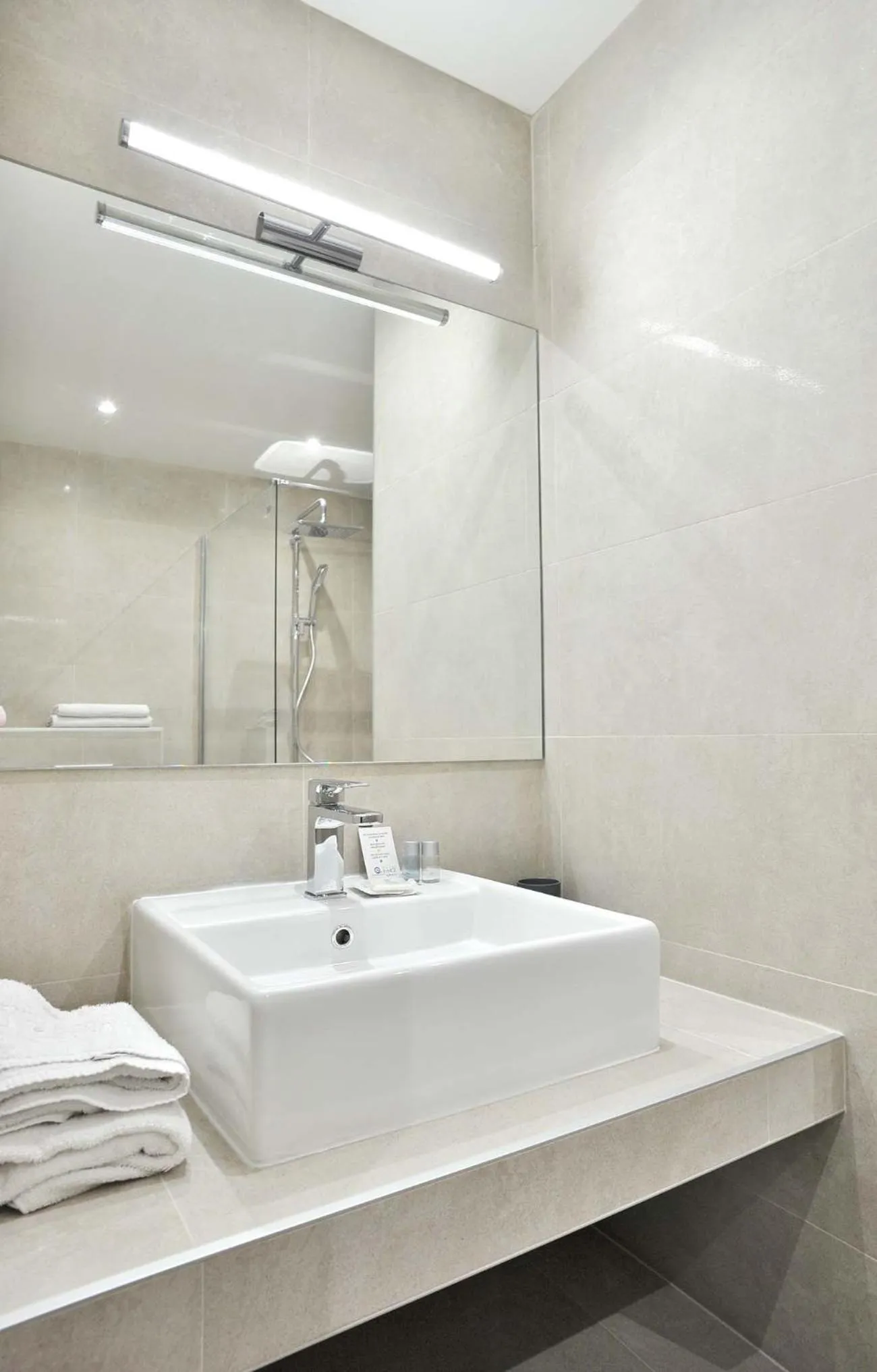 Bathroom in ApartHotel Riviera - Nice Côte d'Azur - Grimaldi AC - Promenade des Anglais