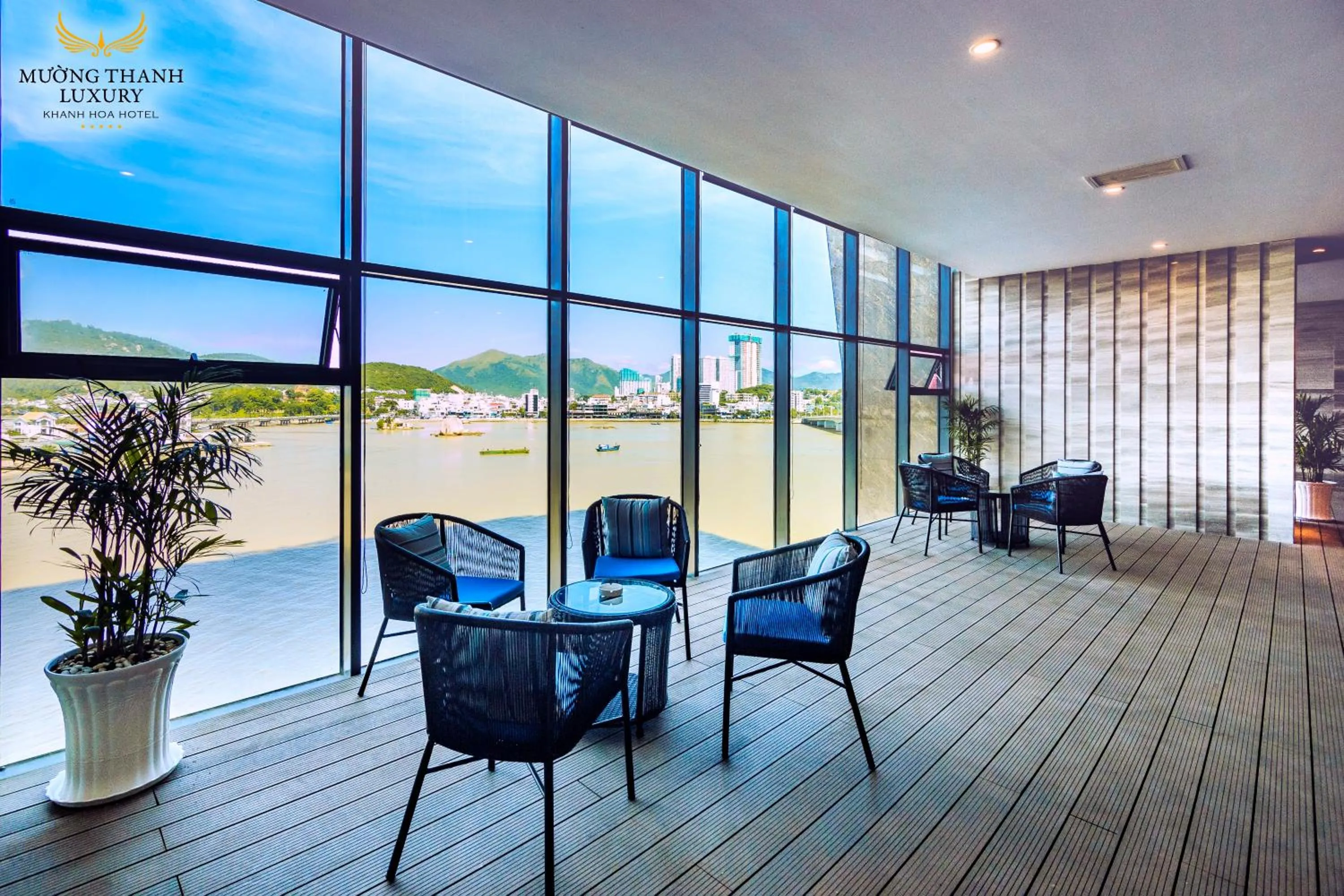 Lounge or bar in Muong Thanh Luxury Khanh Hoa