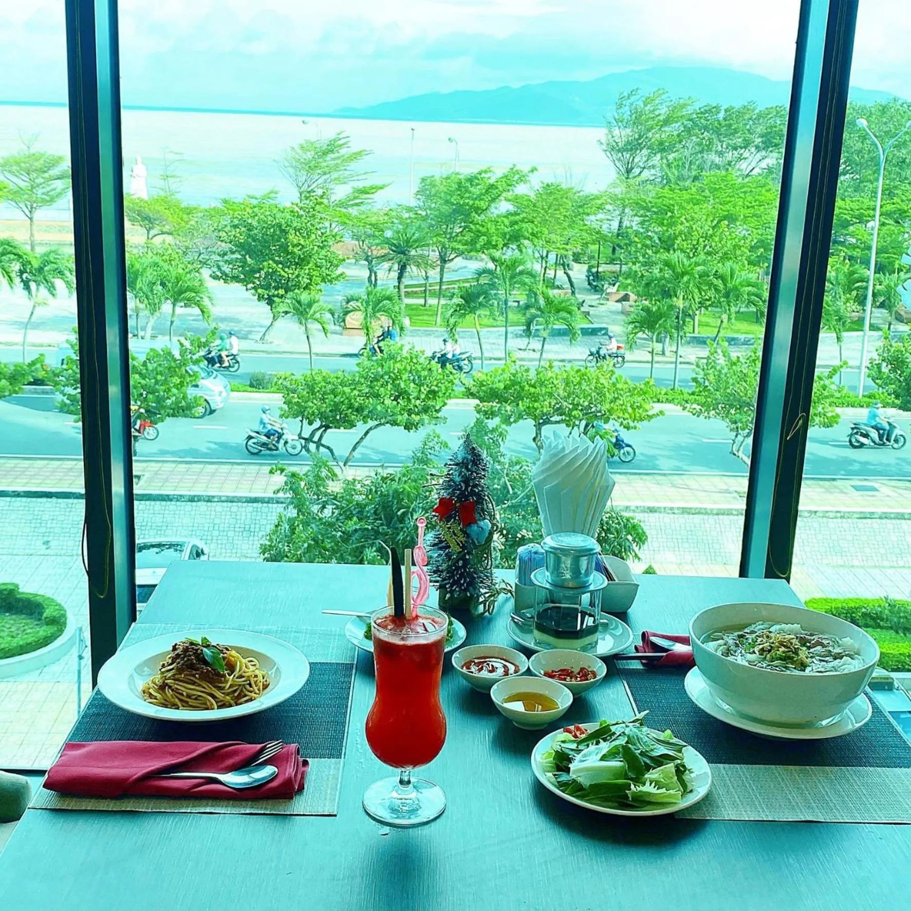 Restaurant/places to eat in Muong Thanh Luxury Khanh Hoa