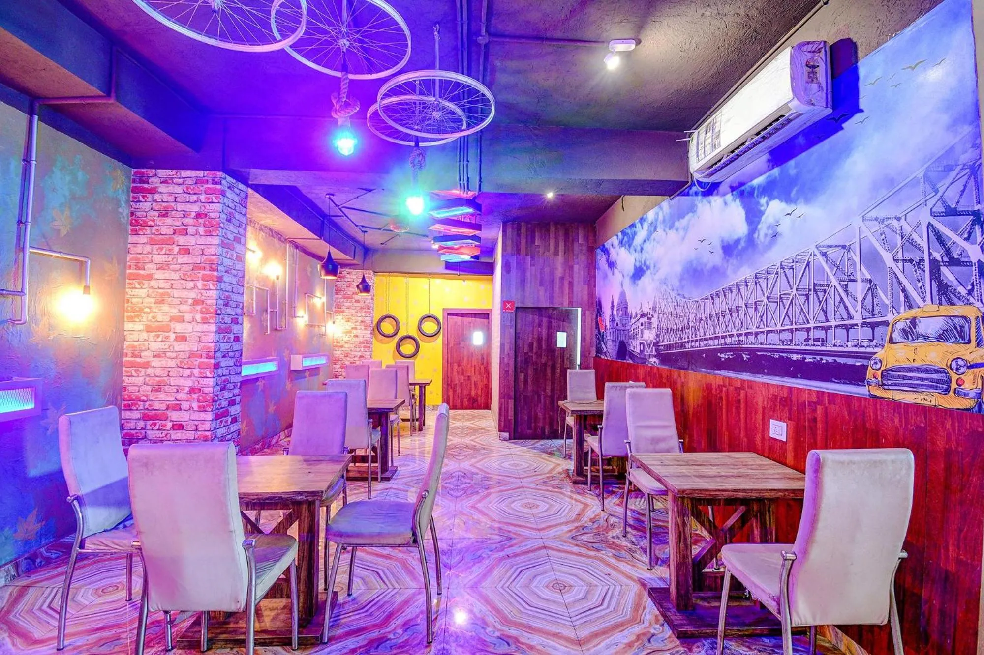 Restaurant/places to eat in FabHotel Kamala Inn