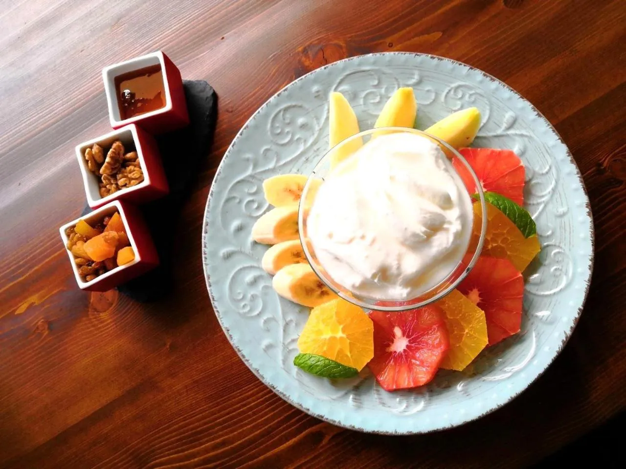 Restaurant/places to eat in CHROMA FASHION ROOMS & APARTMENTS