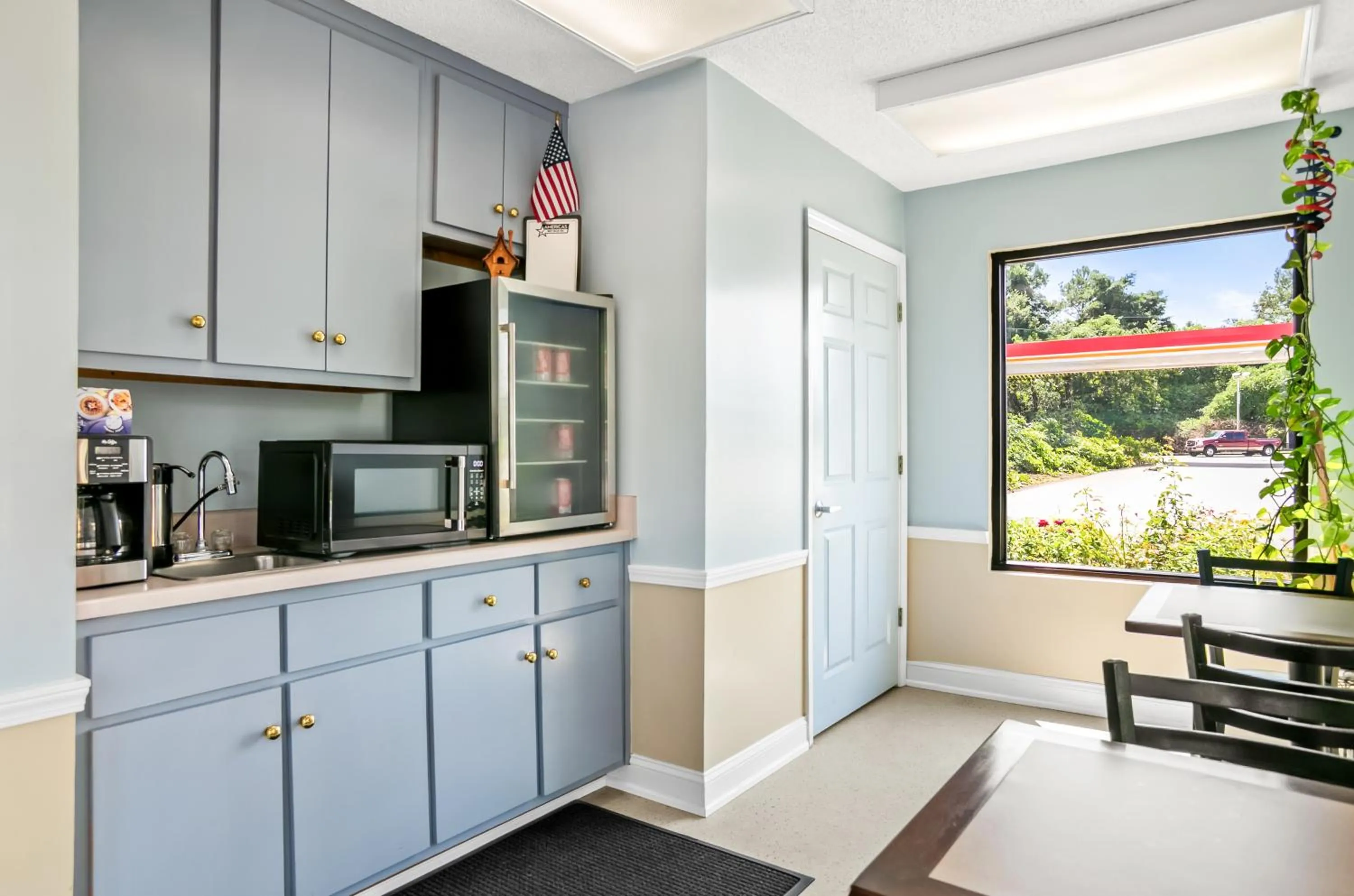 Coffee/tea facilities in Americas Best Value Inn - Rome