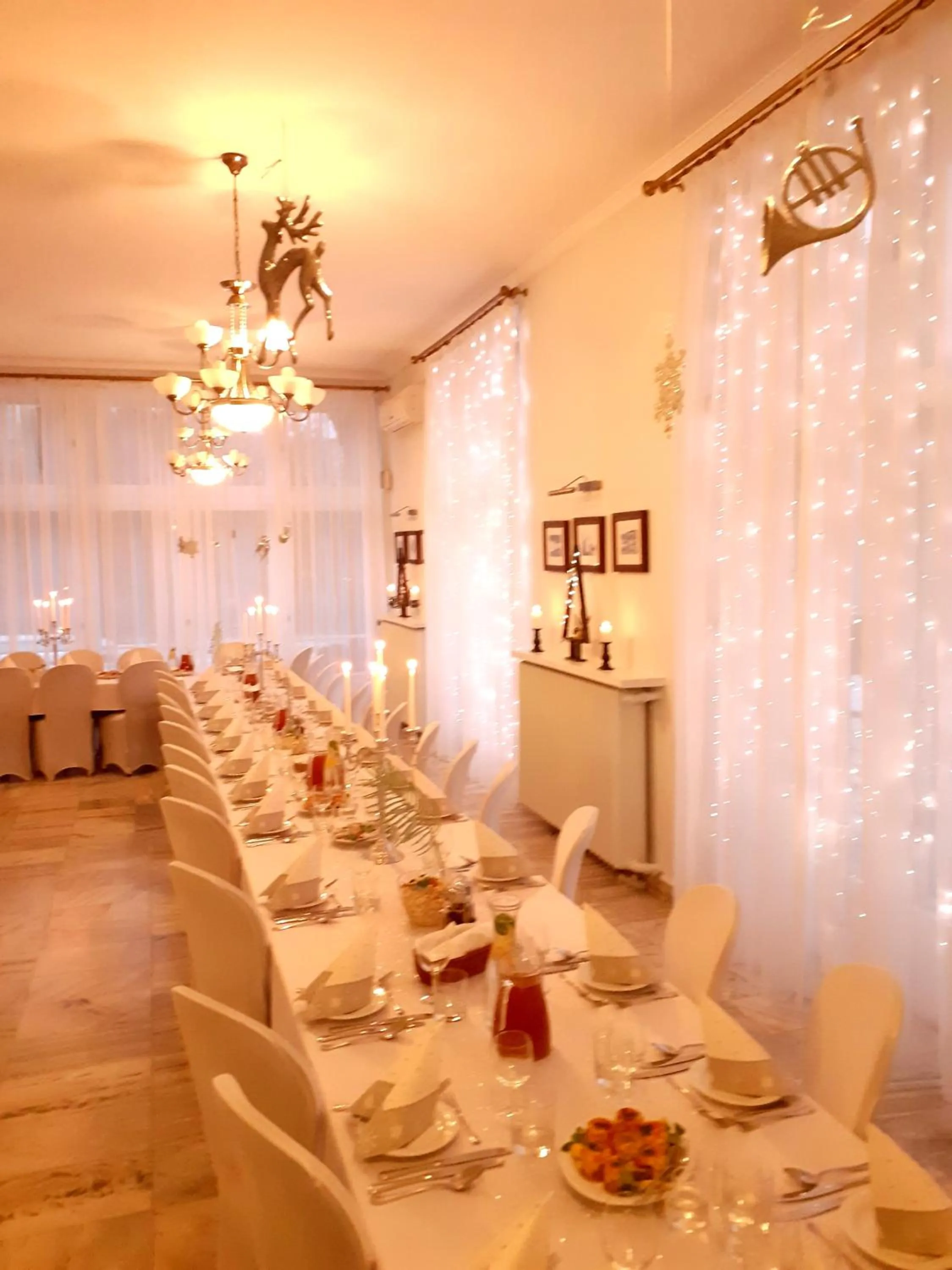 Restaurant/places to eat in Hotel Hutnik