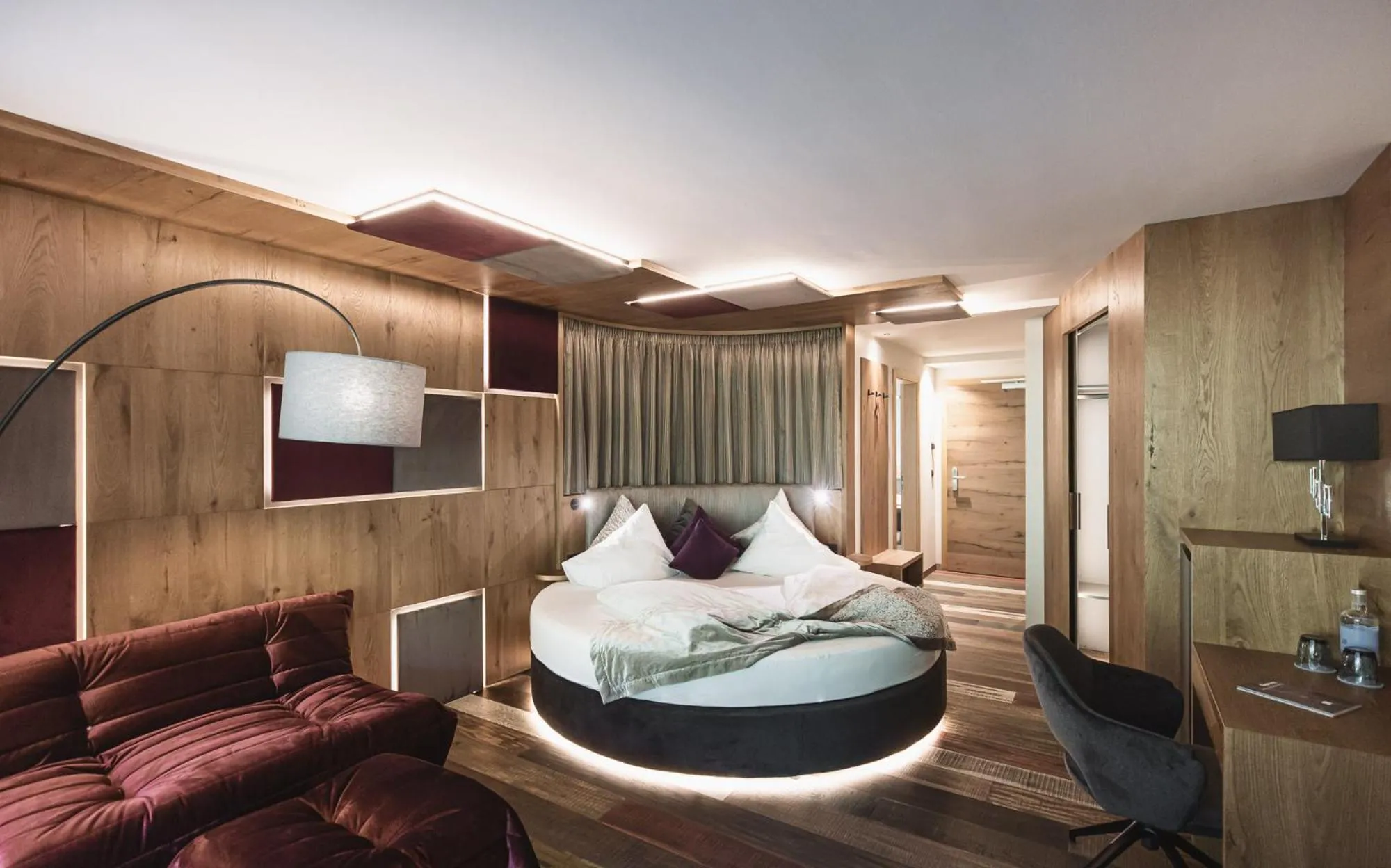 Living room, Bed in Terentnerhof 4*S active & lifestyle hotel