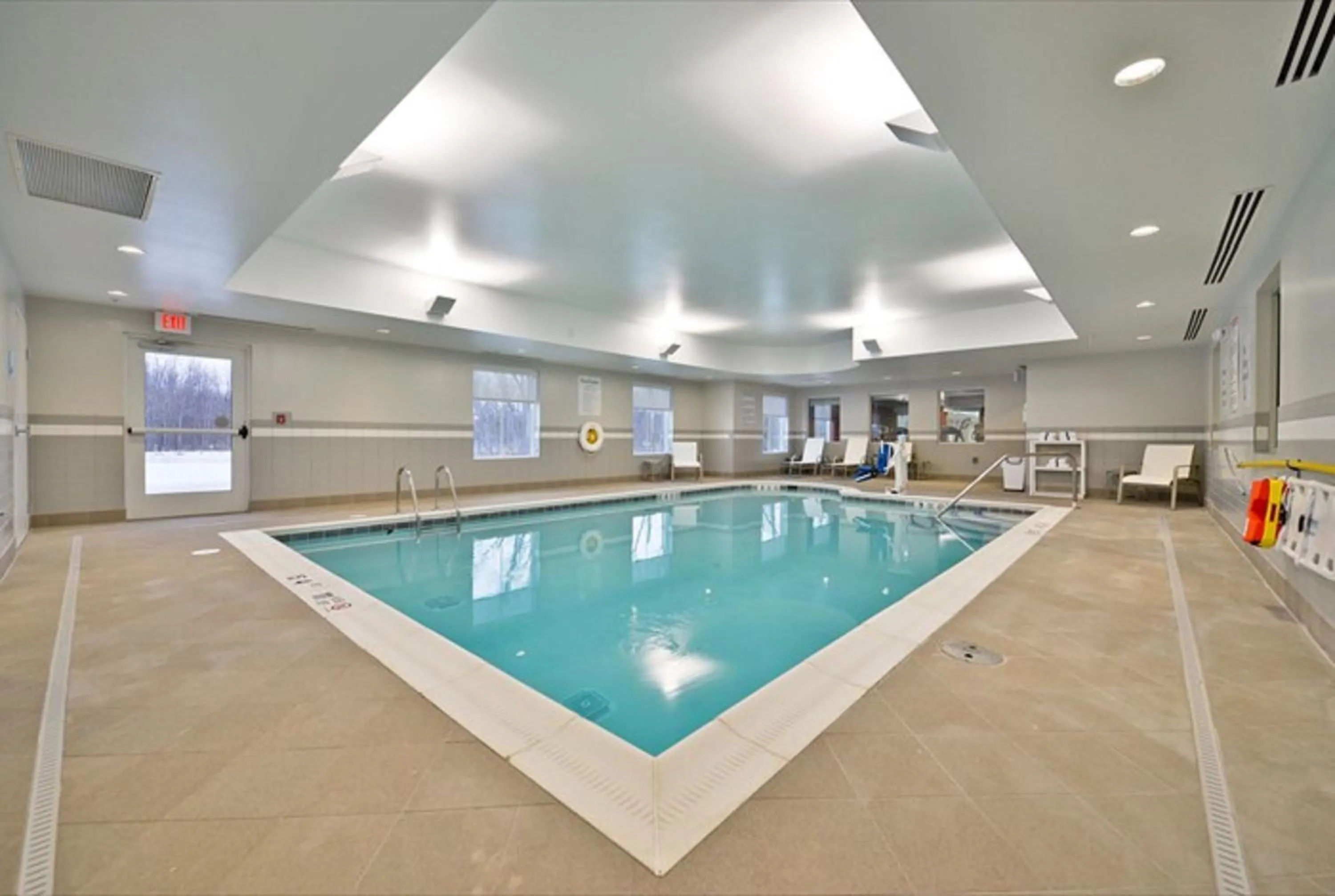 Swimming pool in Holiday Inn Express Canandaigua by IHG