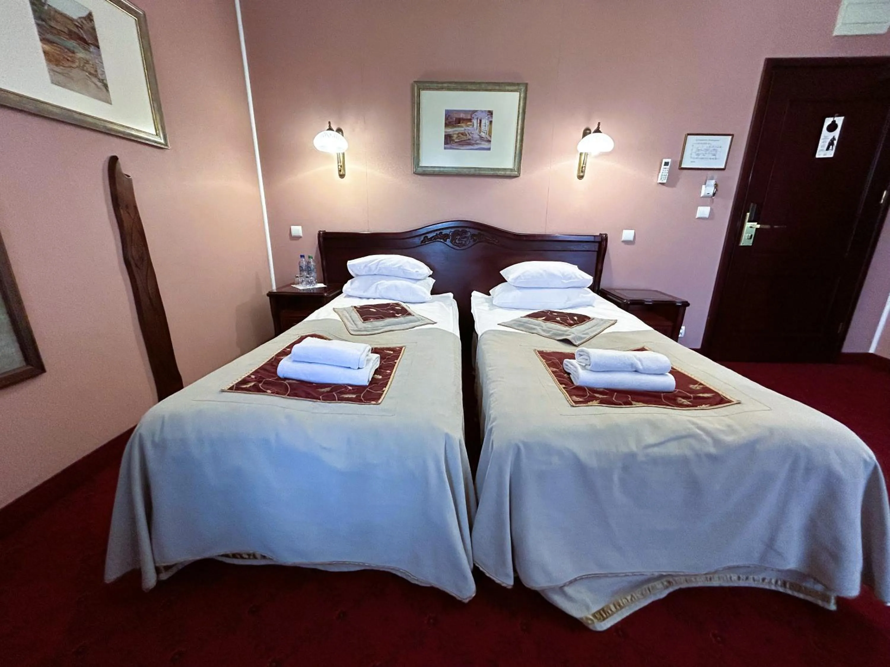 Photo of the whole room, Bed in Willa Pod Zamkiem